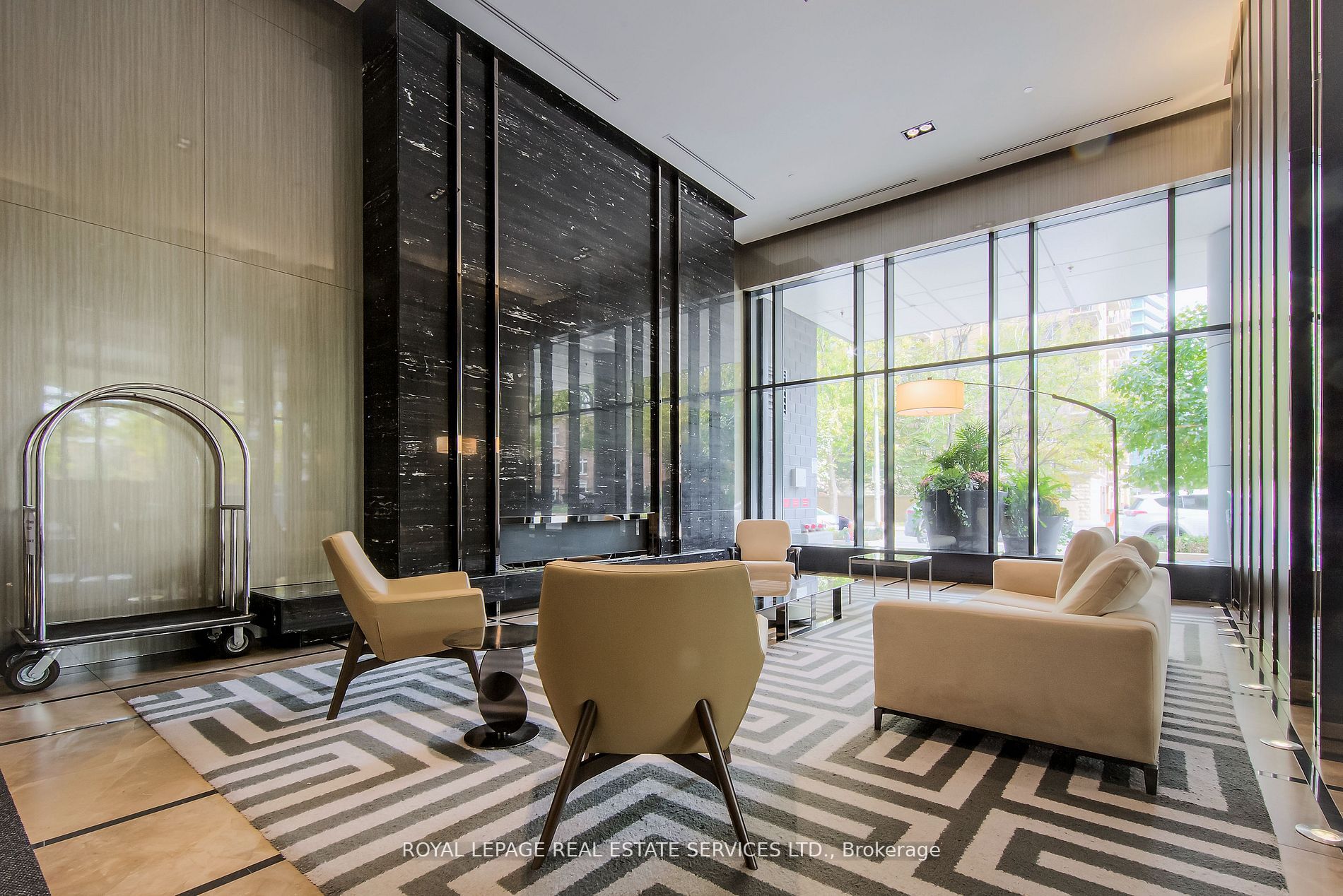 98 Lillian Street, #520