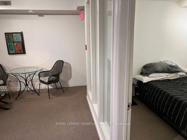 208 Carlton Street #Lower