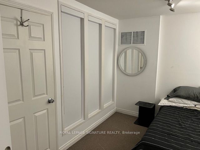 208 Carlton Street #Lower