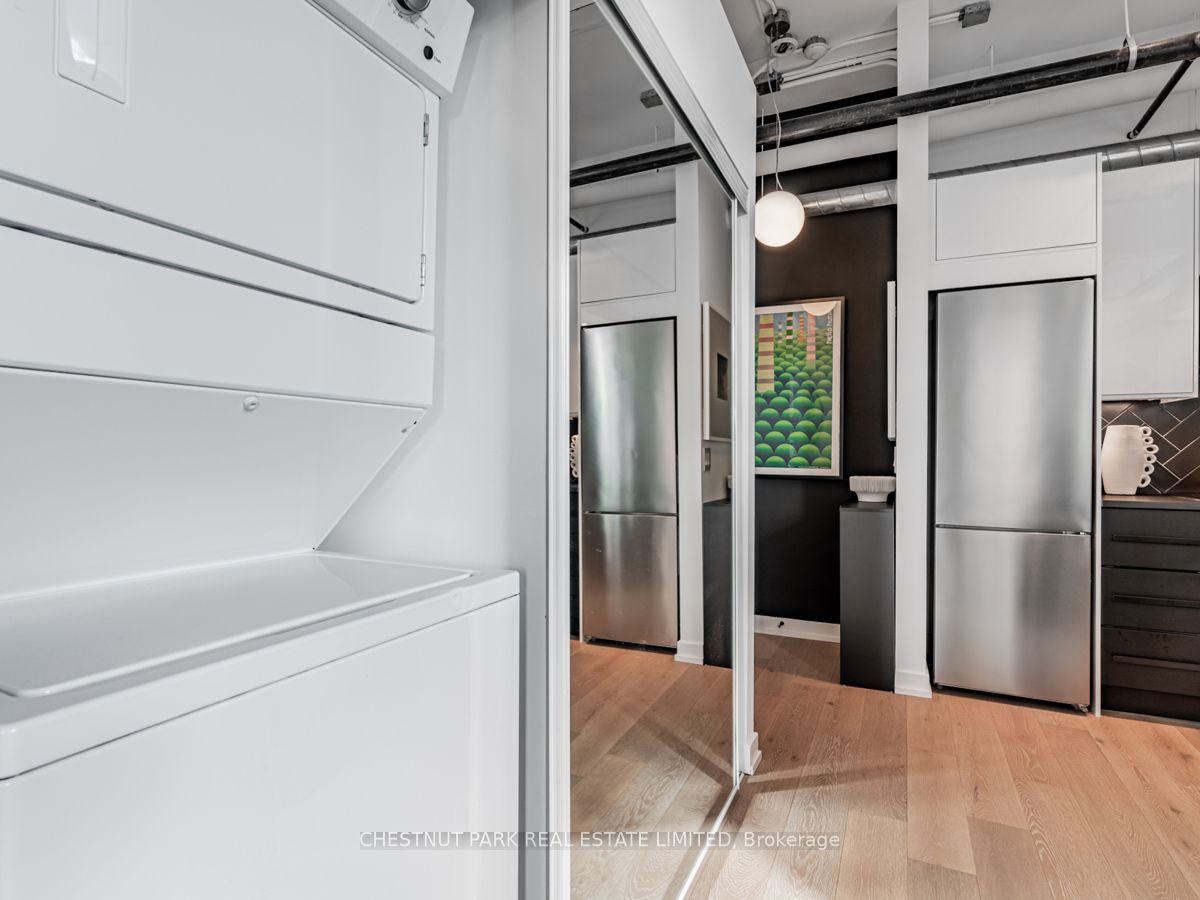 955 Queen St W, #526