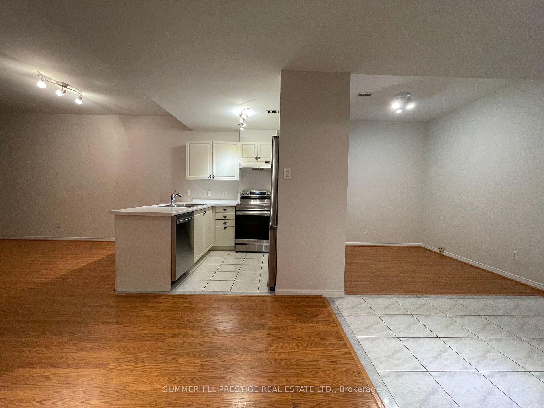 600 Eglinton Avenue E, #102