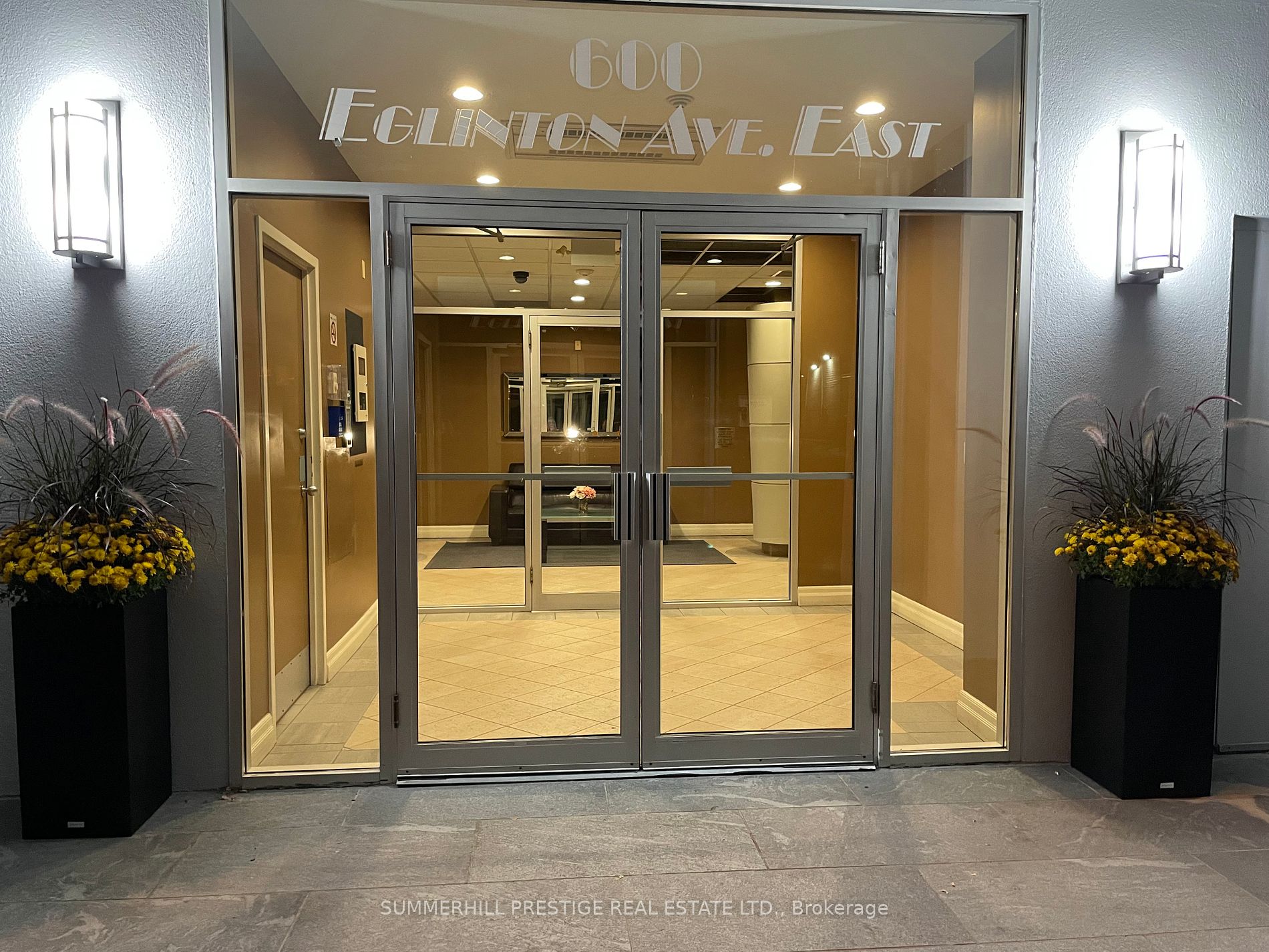 600 Eglinton Avenue E, #102