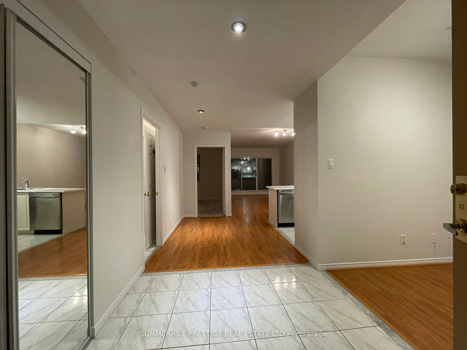 600 Eglinton Avenue E, #102