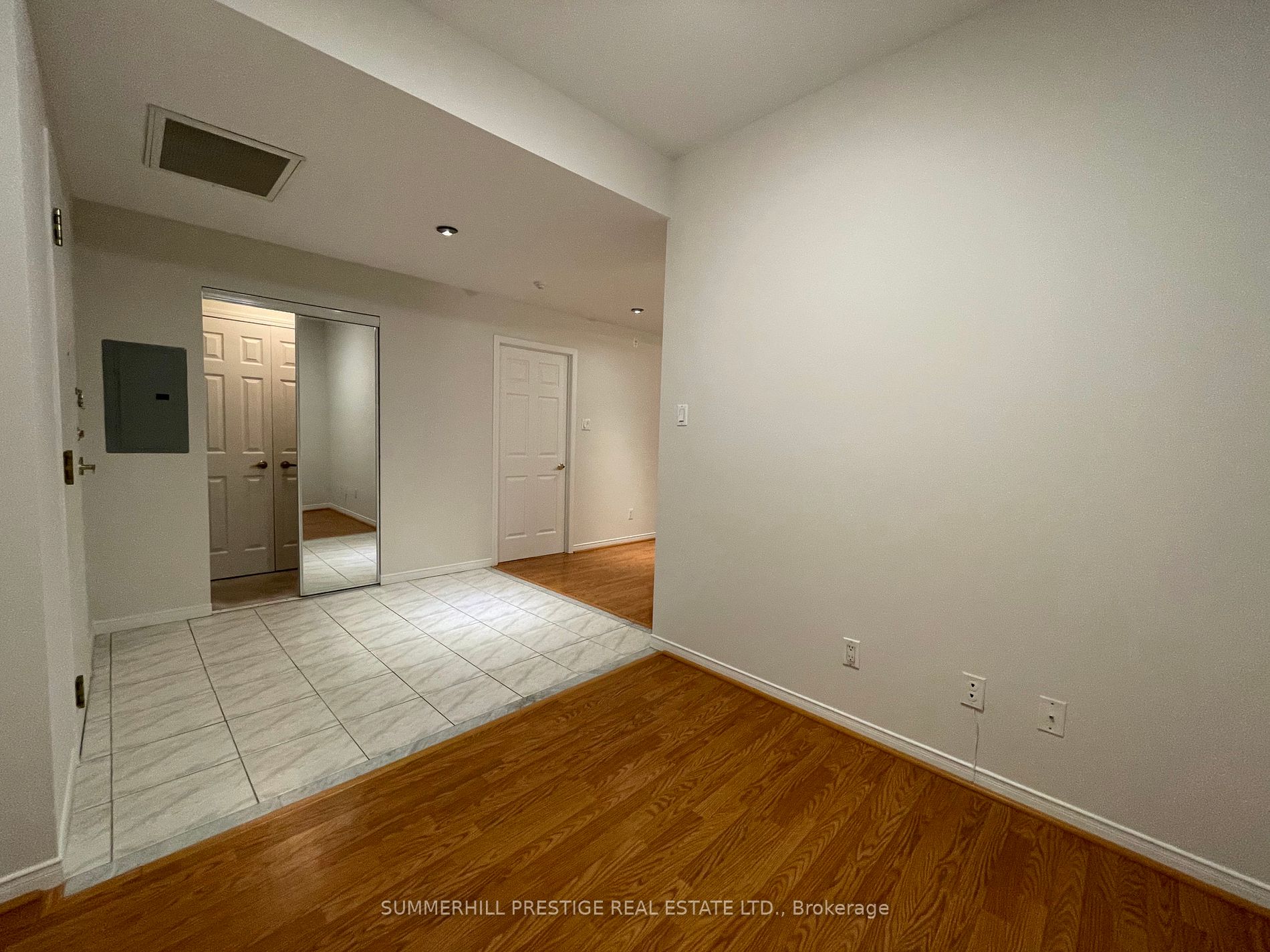 600 Eglinton Avenue E, #102