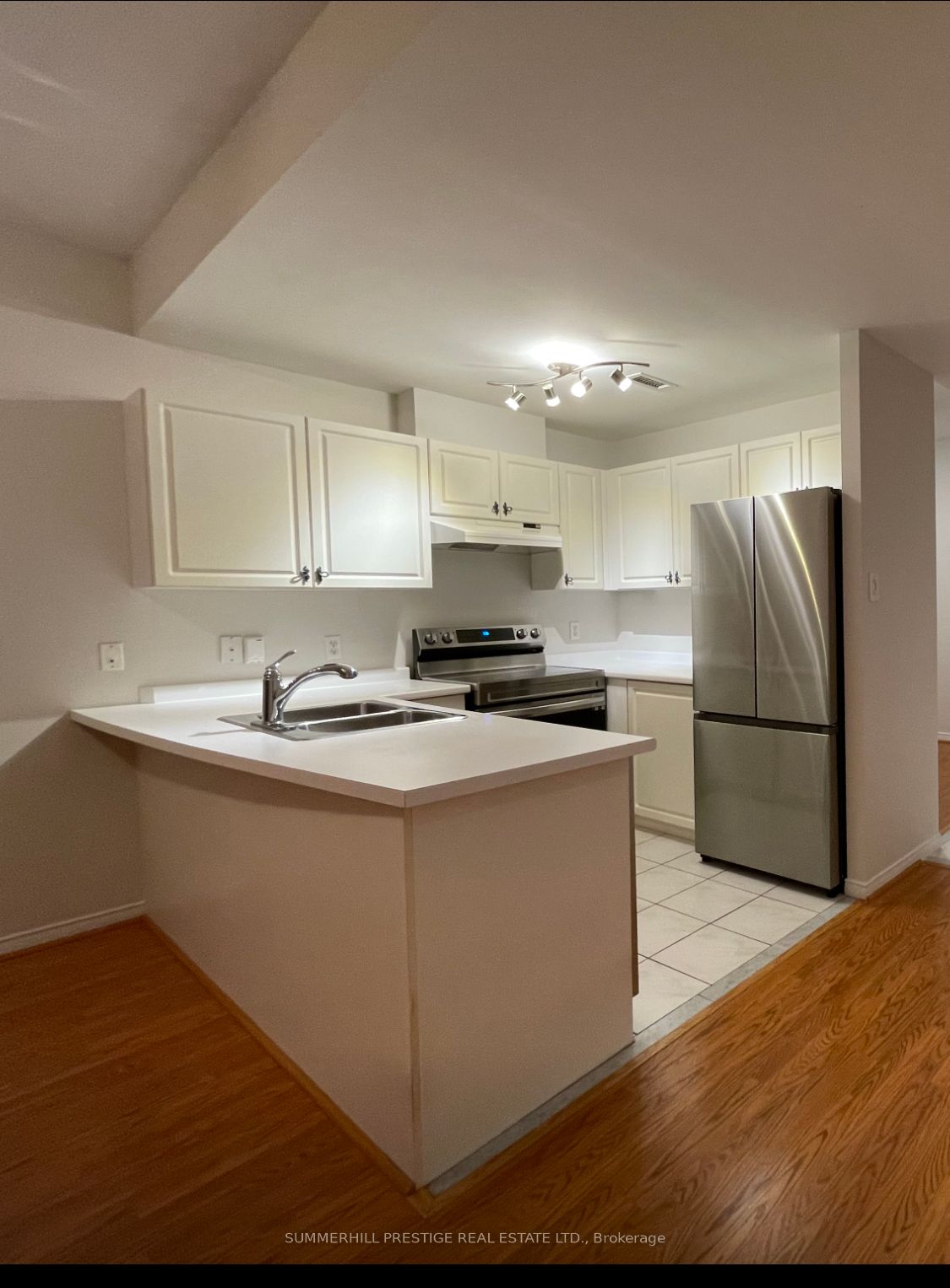 600 Eglinton Avenue E, #102