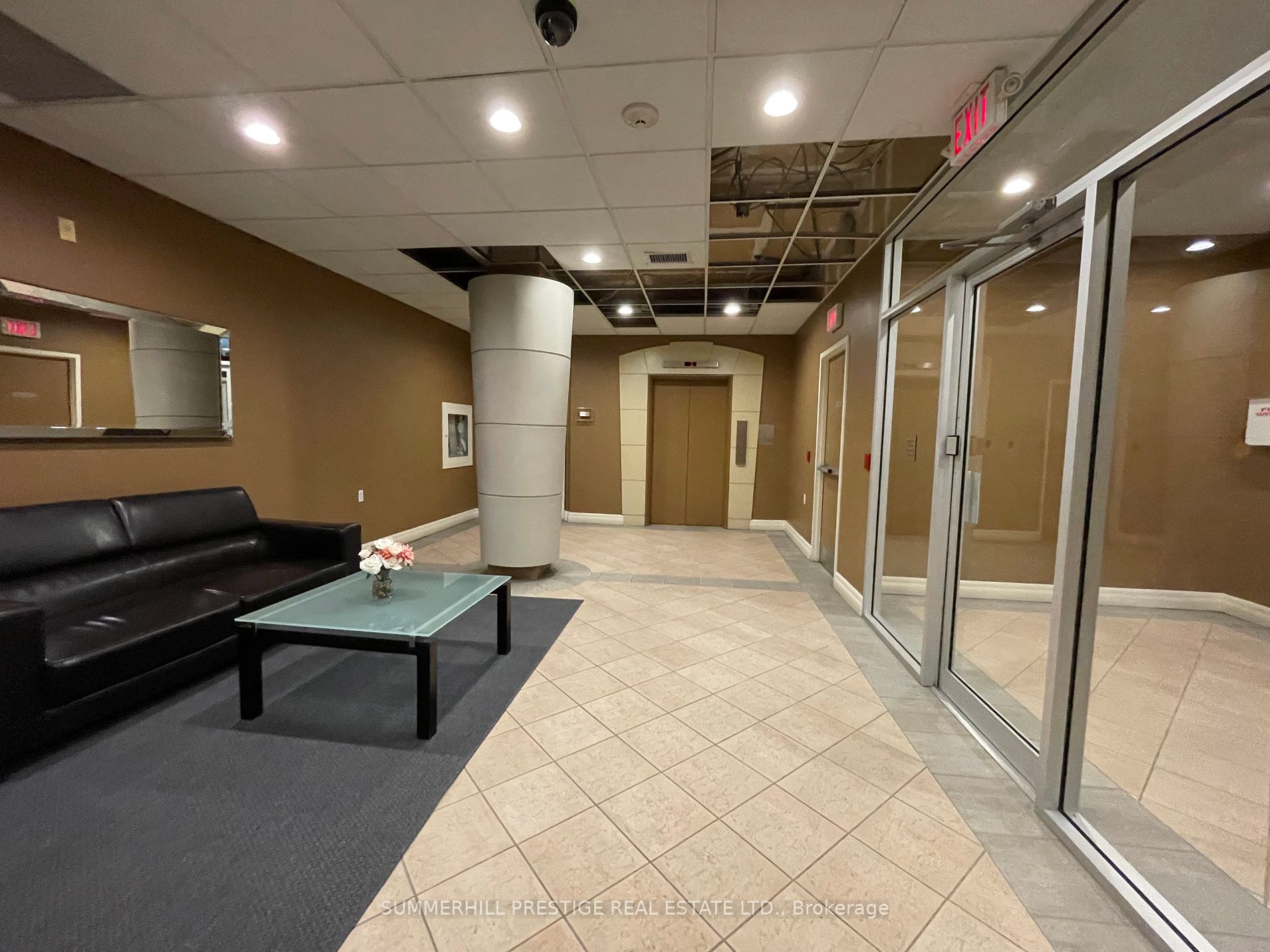 600 Eglinton Avenue E, #102