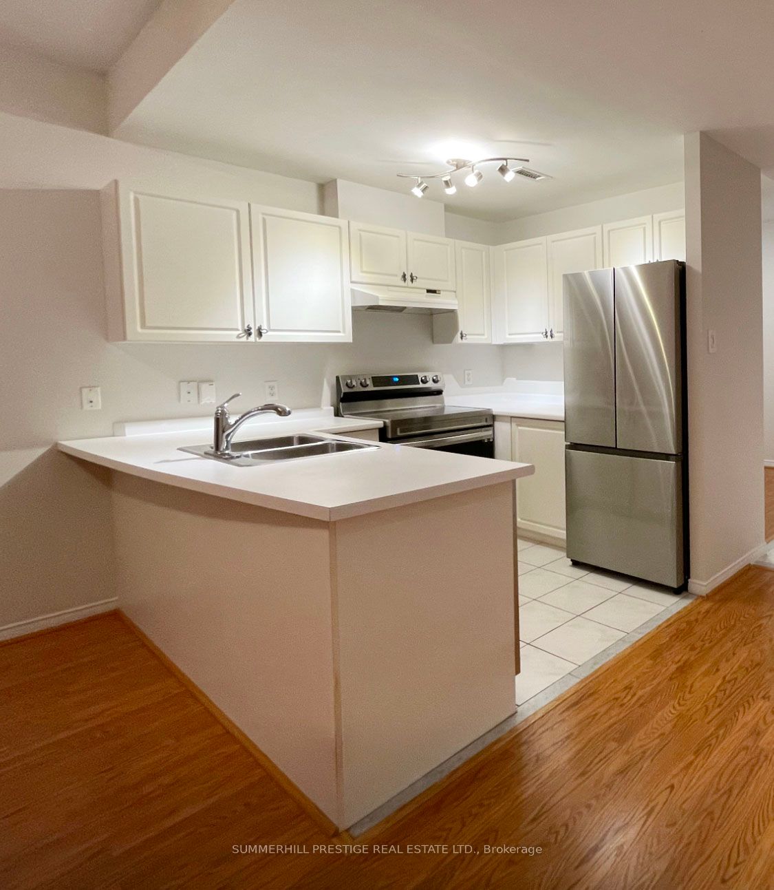 600 Eglinton Avenue E, #102