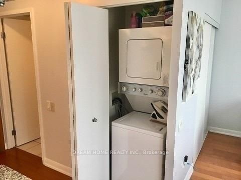 33 Sheppard Ave E, #2609