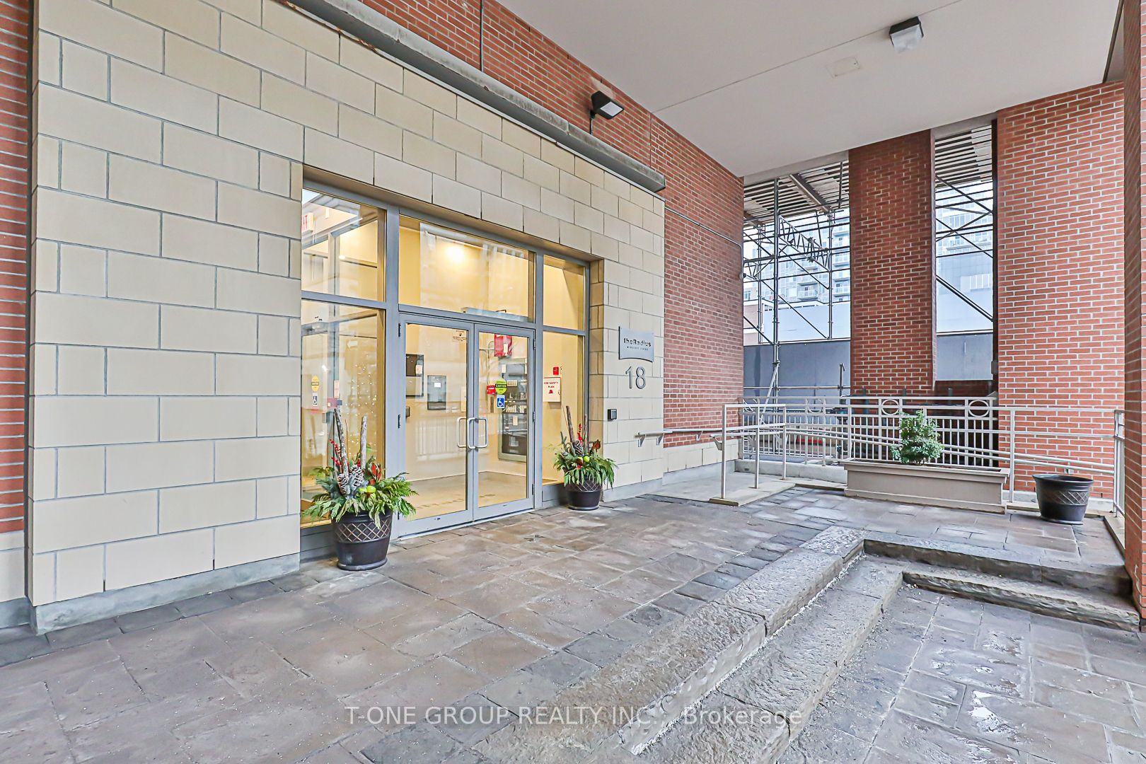 18 Merton Street, #314