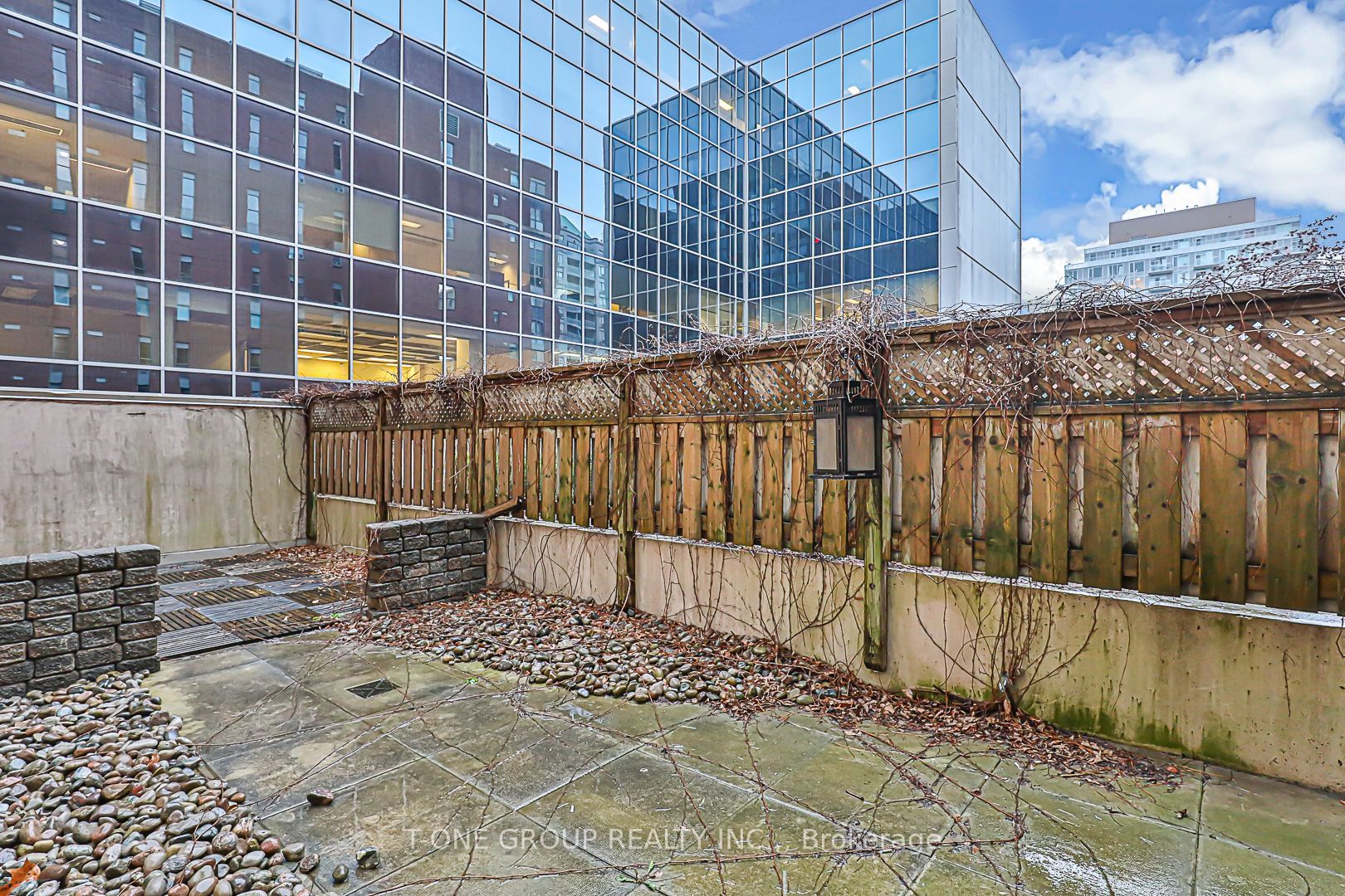 18 Merton Street, #314