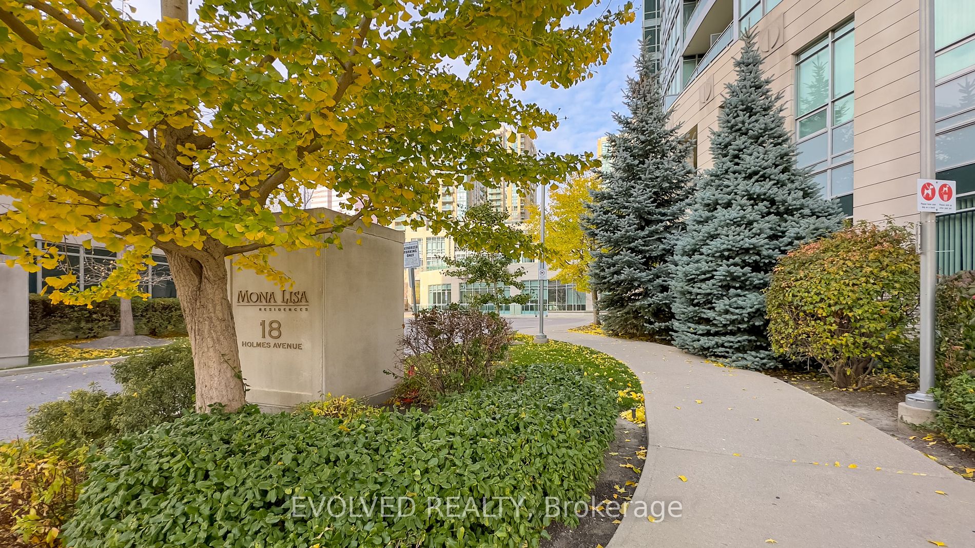 18 Holmes Avenue, #305