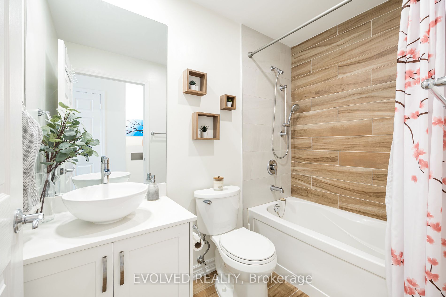 18 Holmes Avenue, #305