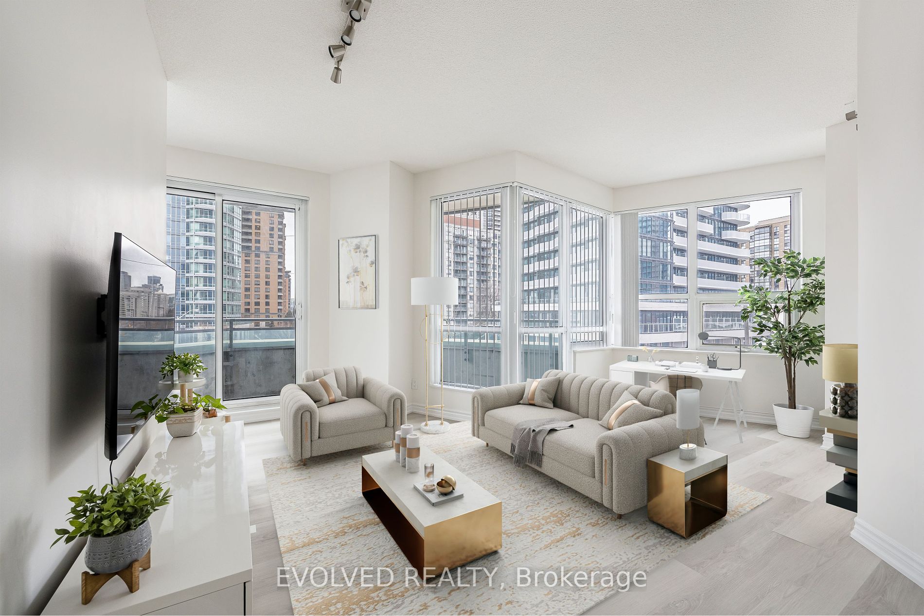 18 Holmes Avenue, #305