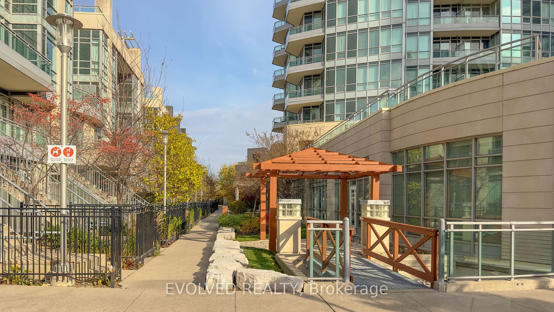 18 Holmes Avenue, #305