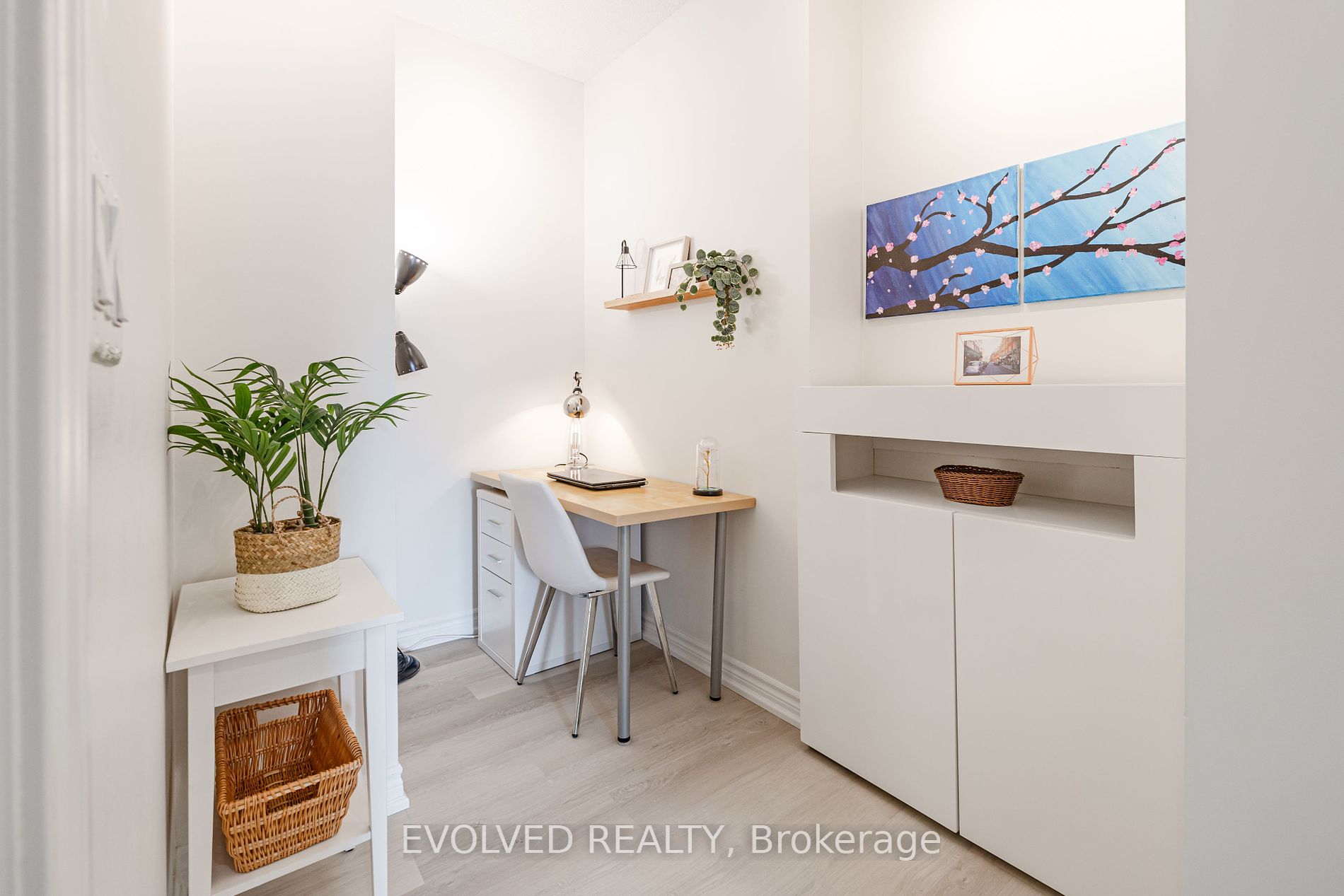 18 Holmes Avenue, #305
