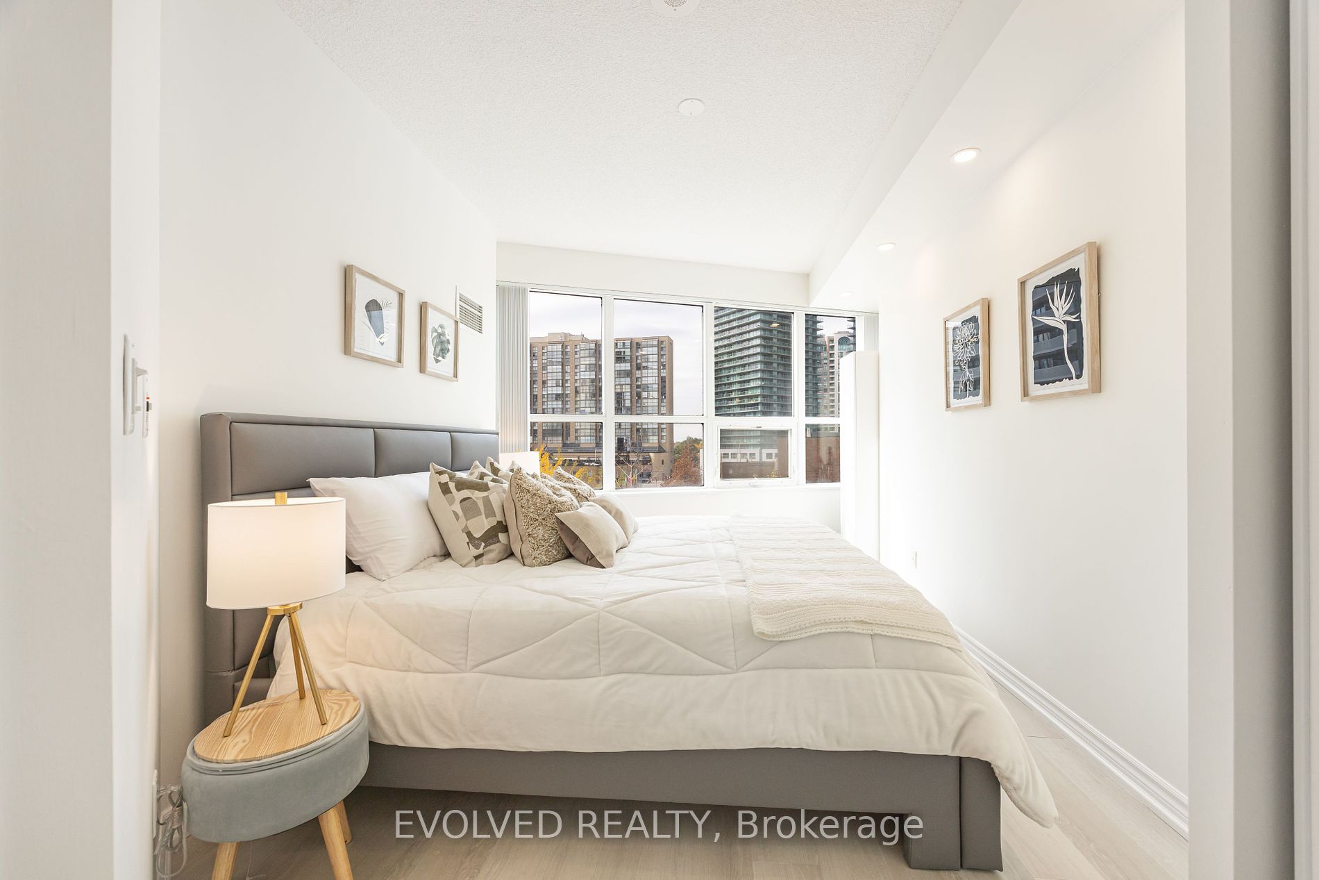 18 Holmes Avenue, #305