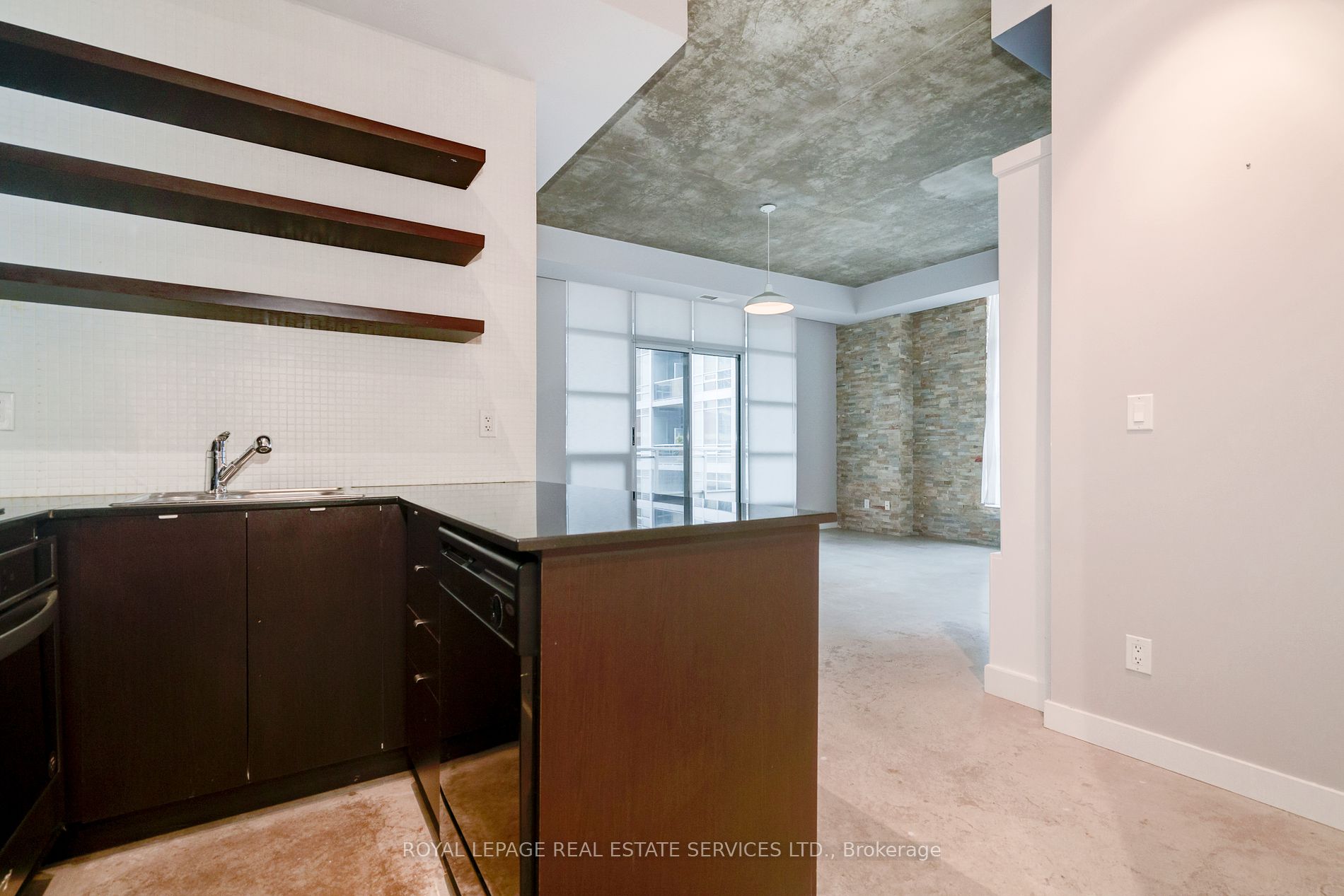 23 Brant St, #409