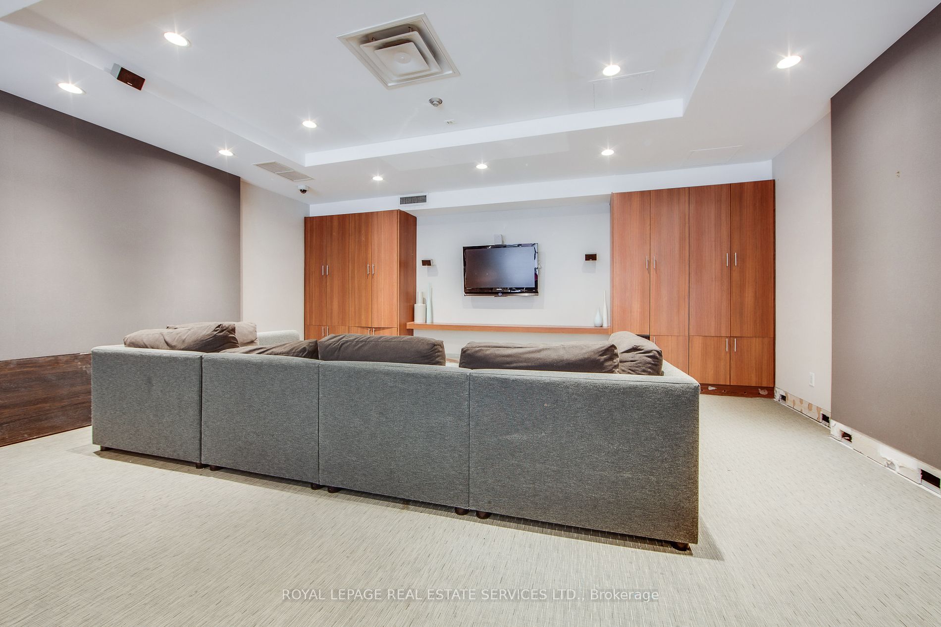 23 Brant St, #409