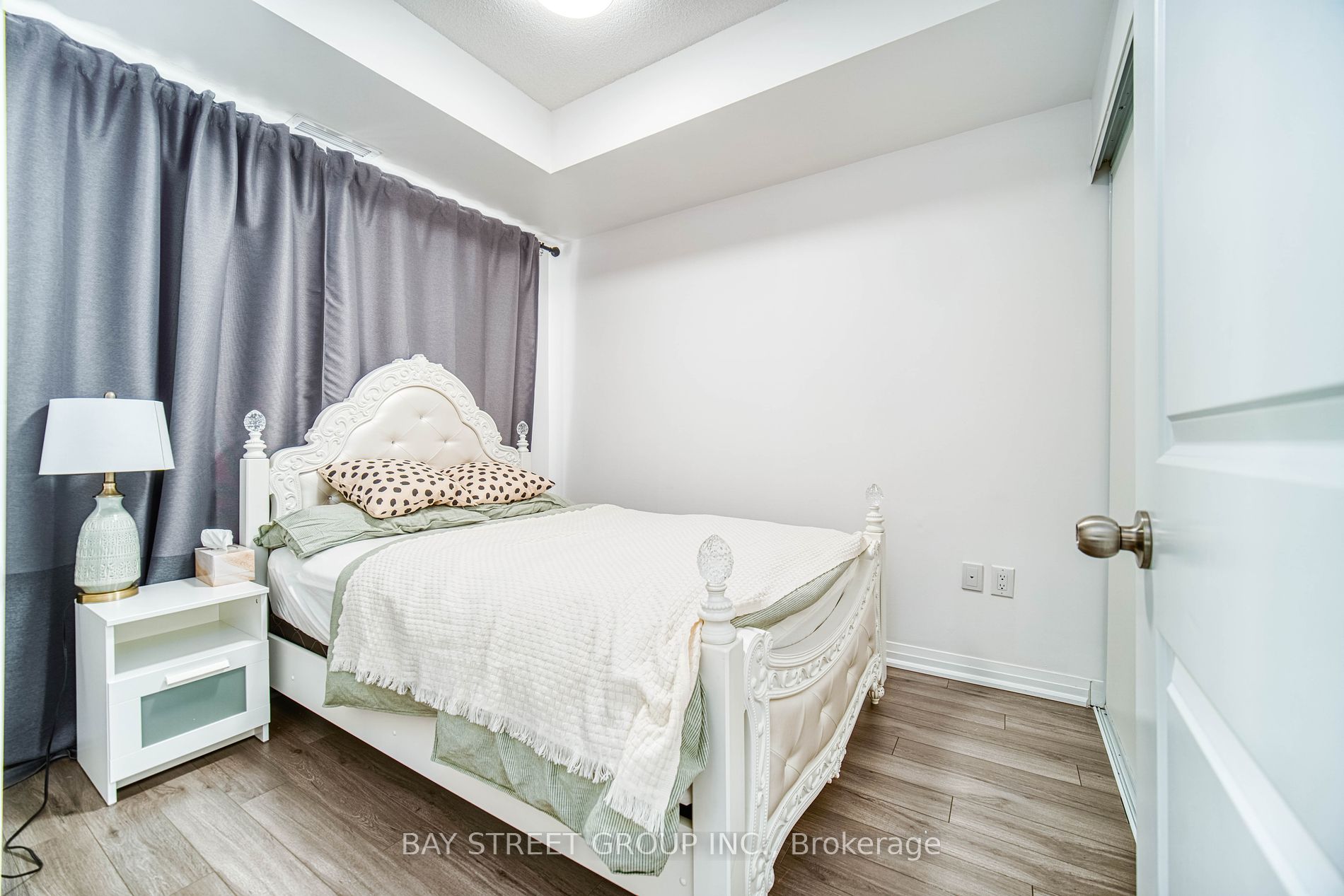 741 Sheppard Ave W, #707