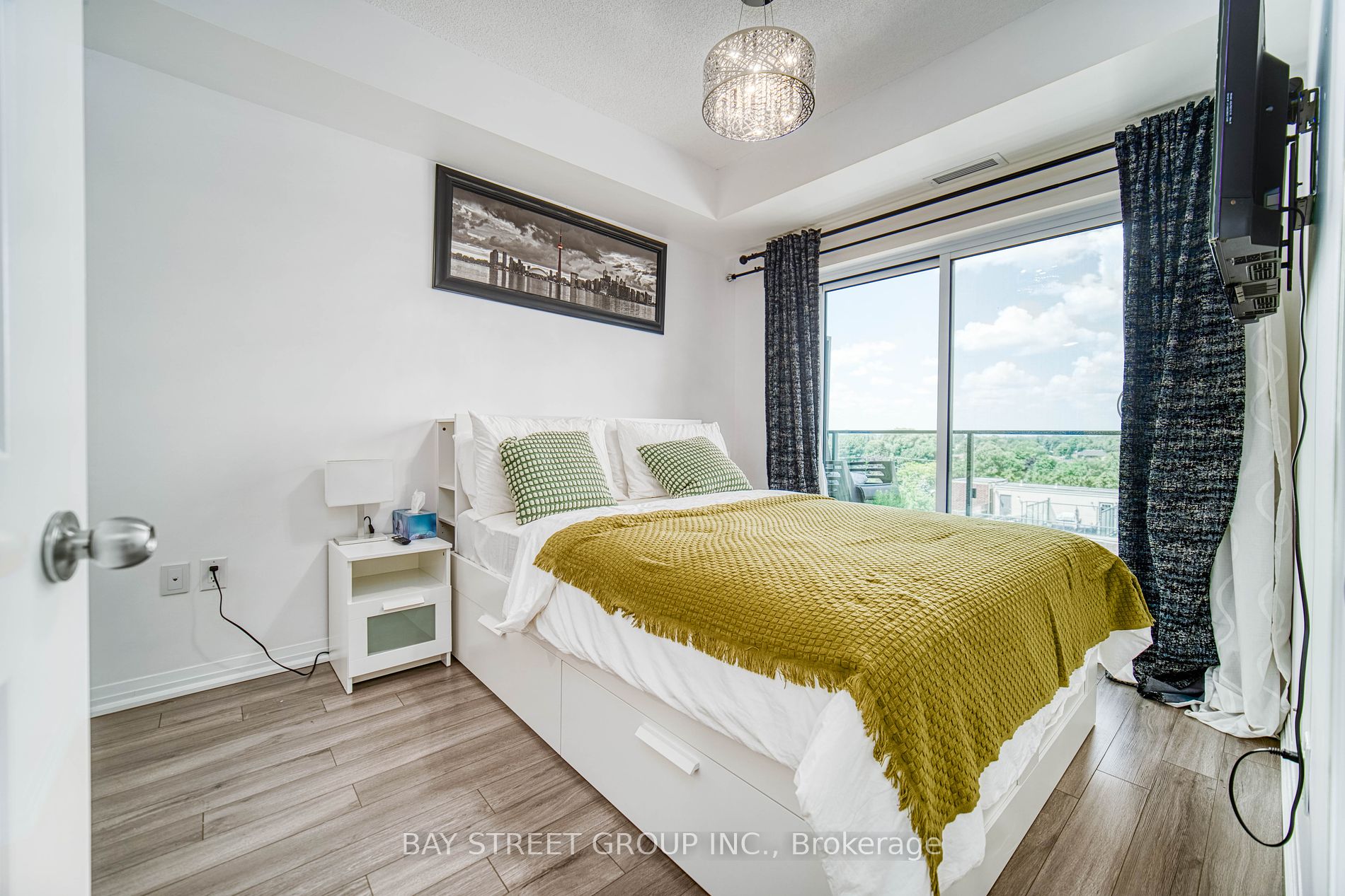 741 Sheppard Ave W, #707