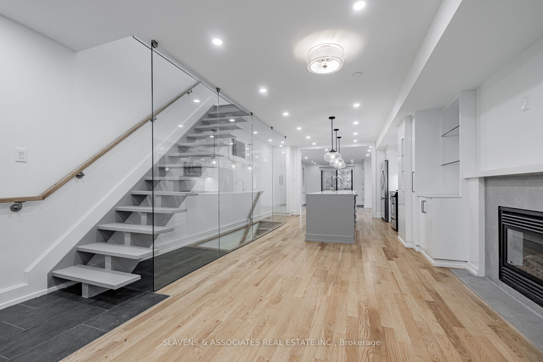 127 Orchard View Boulevard