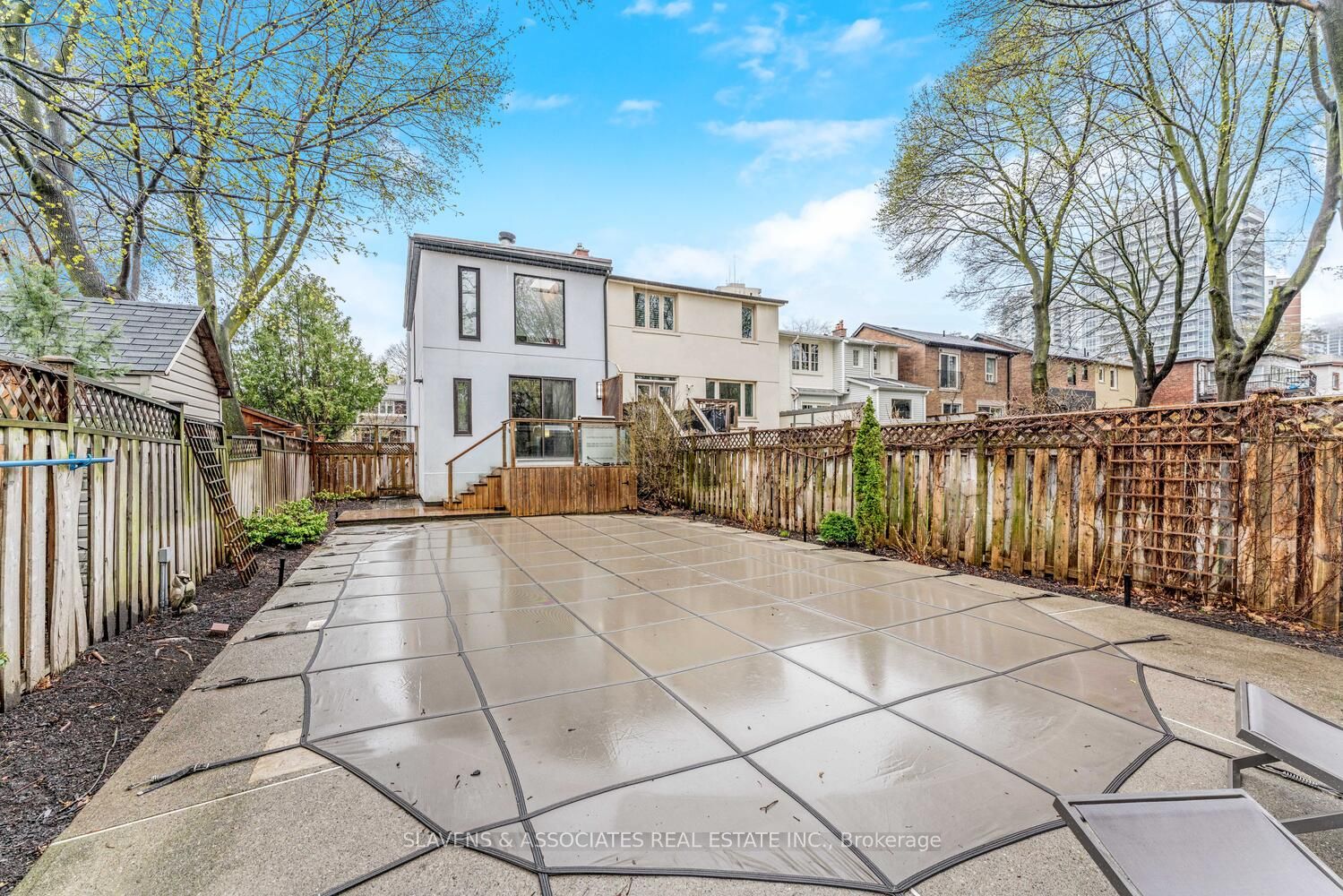 127 Orchard View Boulevard