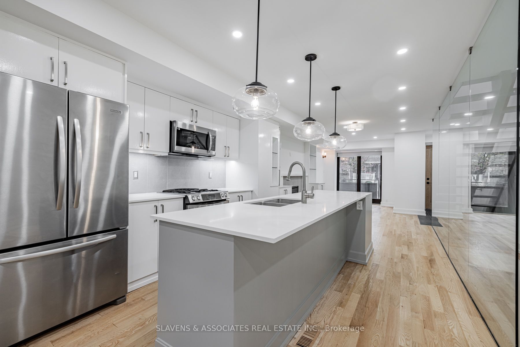 127 Orchard View Boulevard