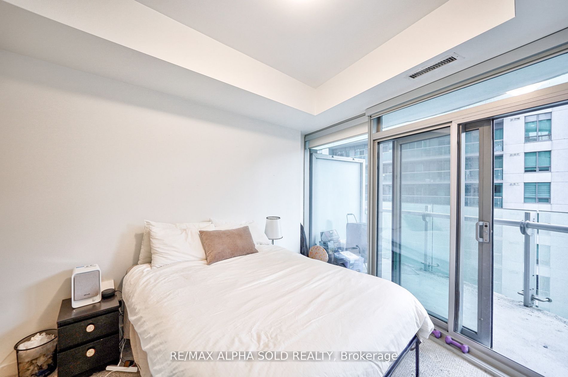 12 York St, #707