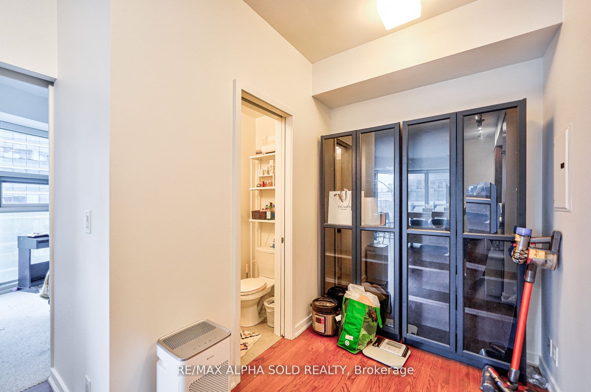 12 York St, #707