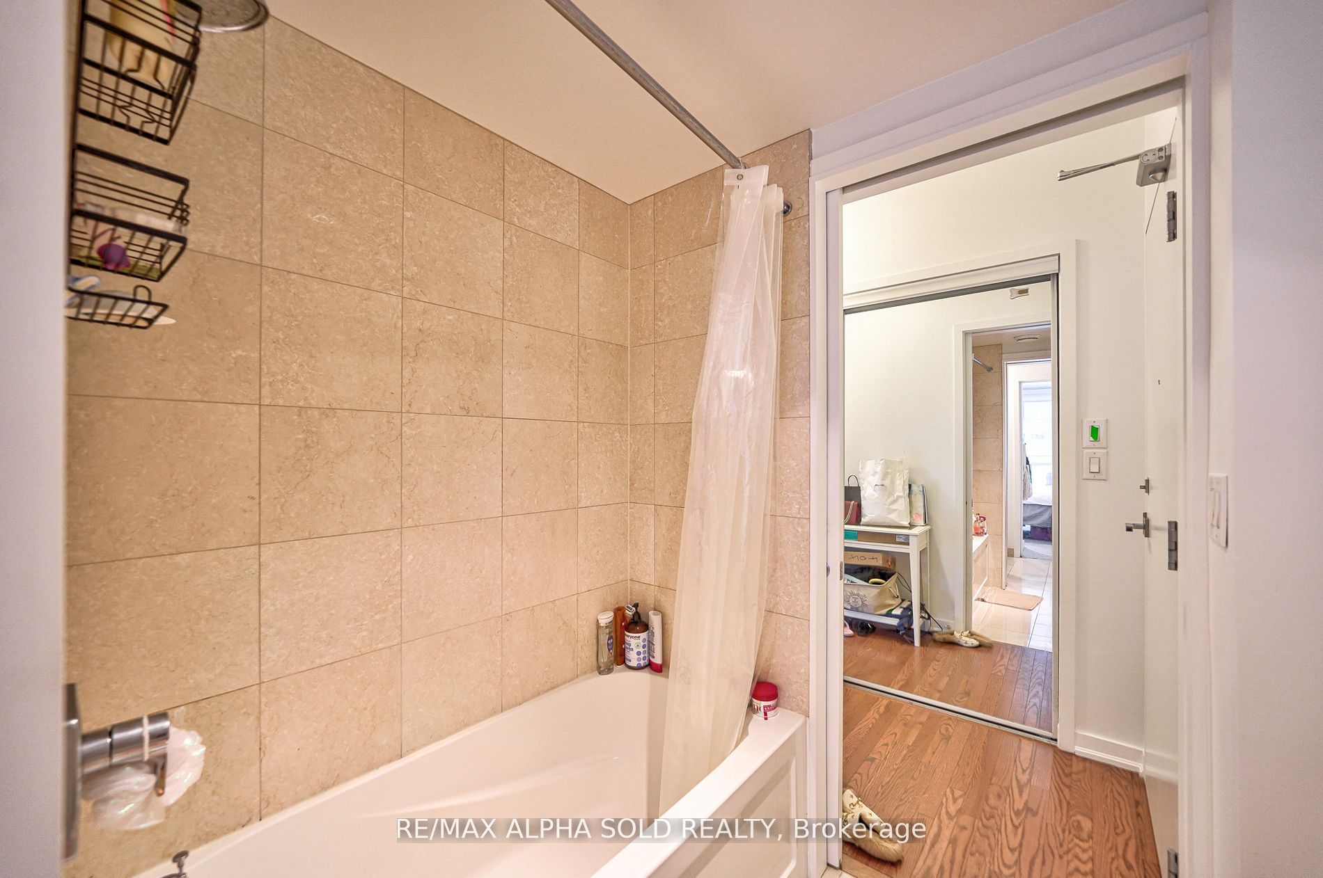 12 York St, #707