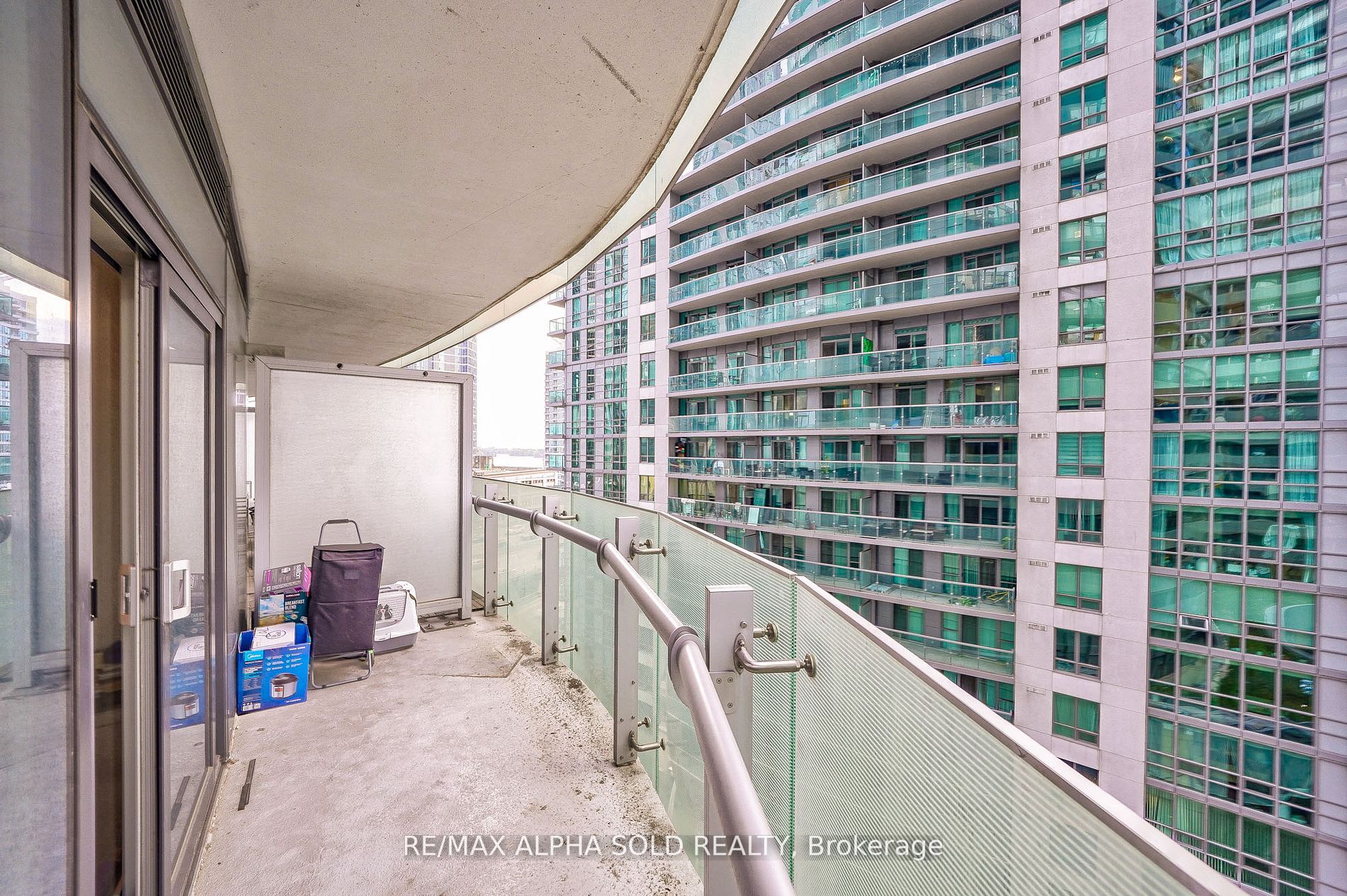 12 York St, #707