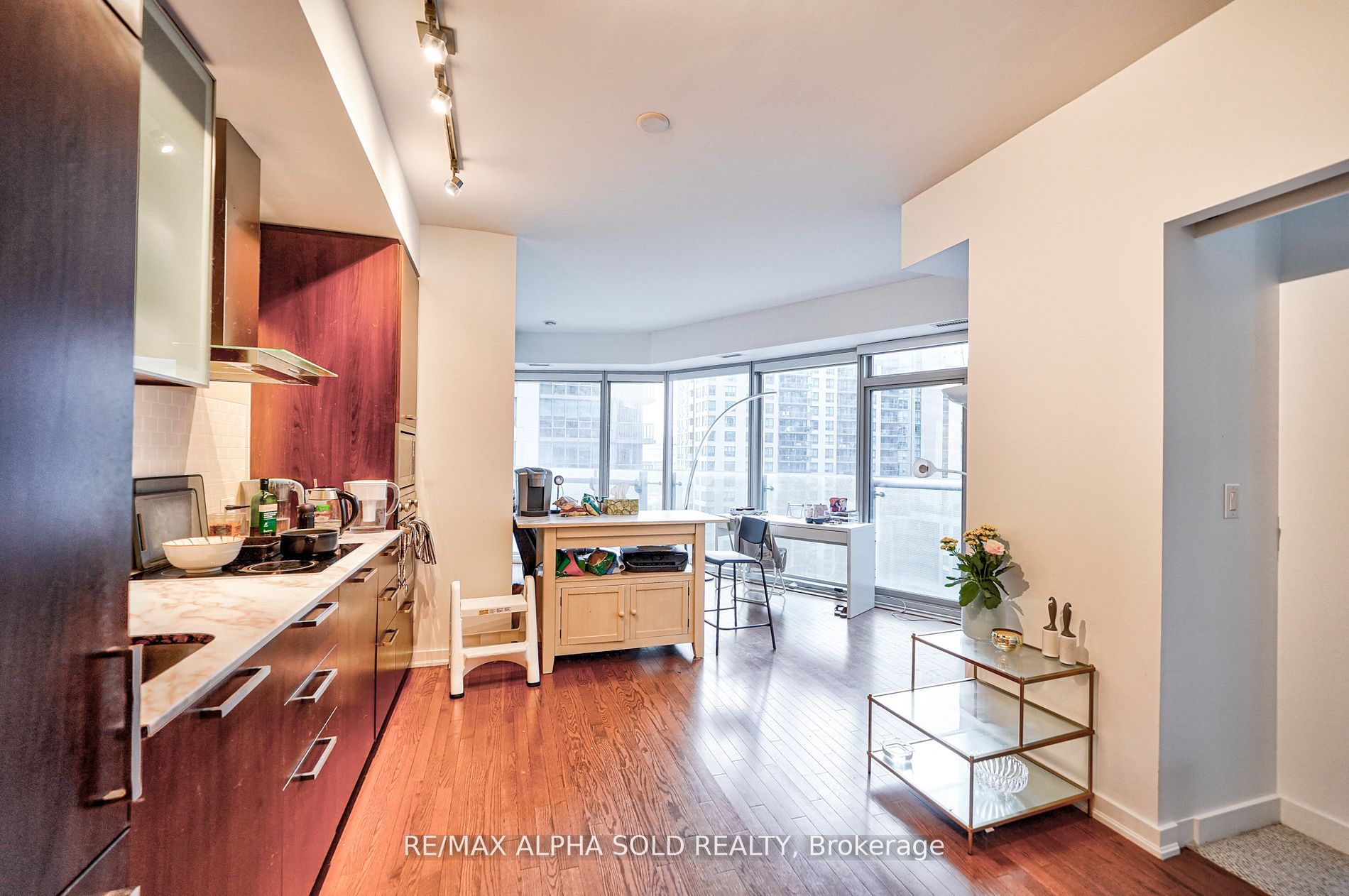 12 York St, #707
