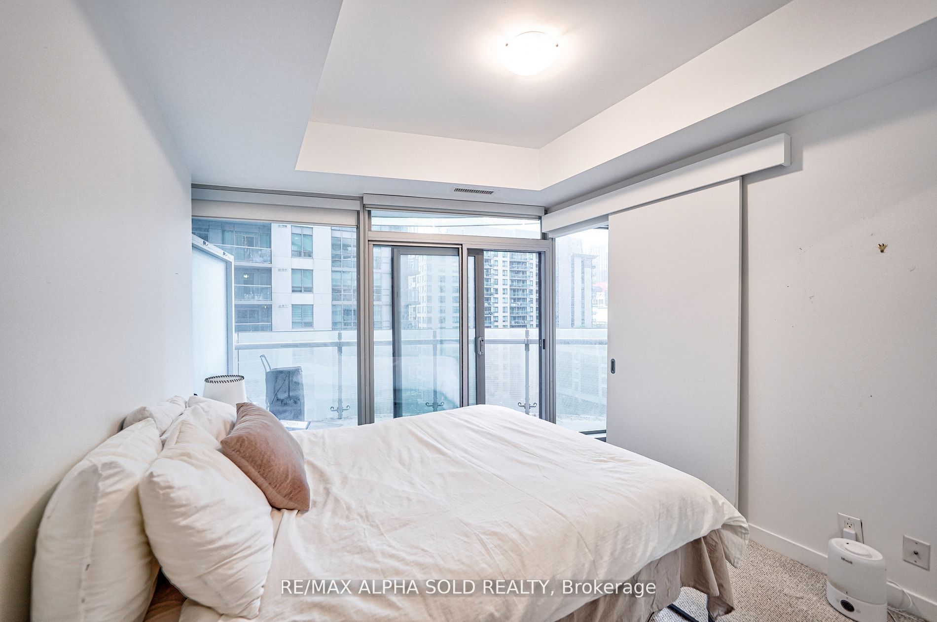 12 York St, #707