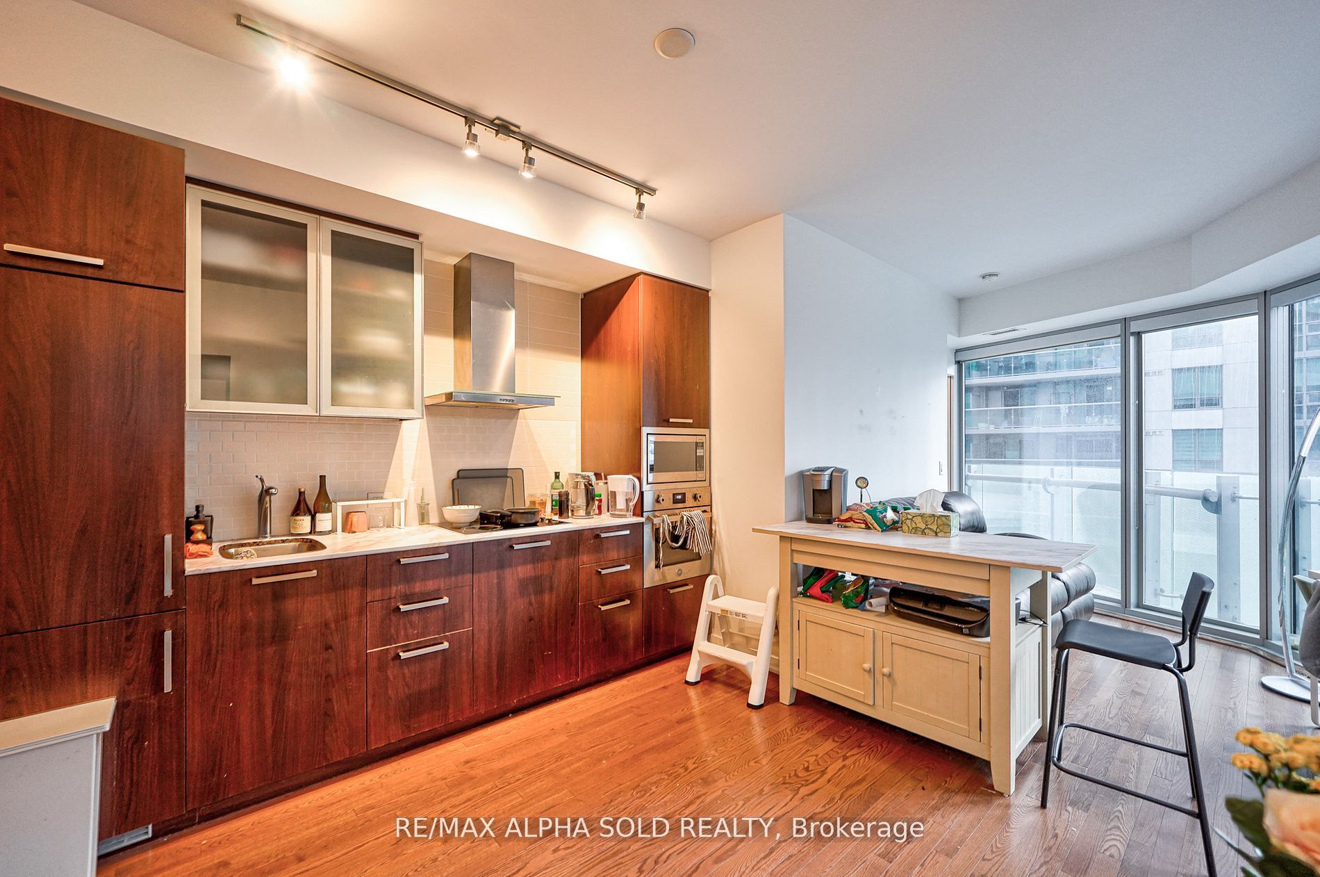 12 York St, #707