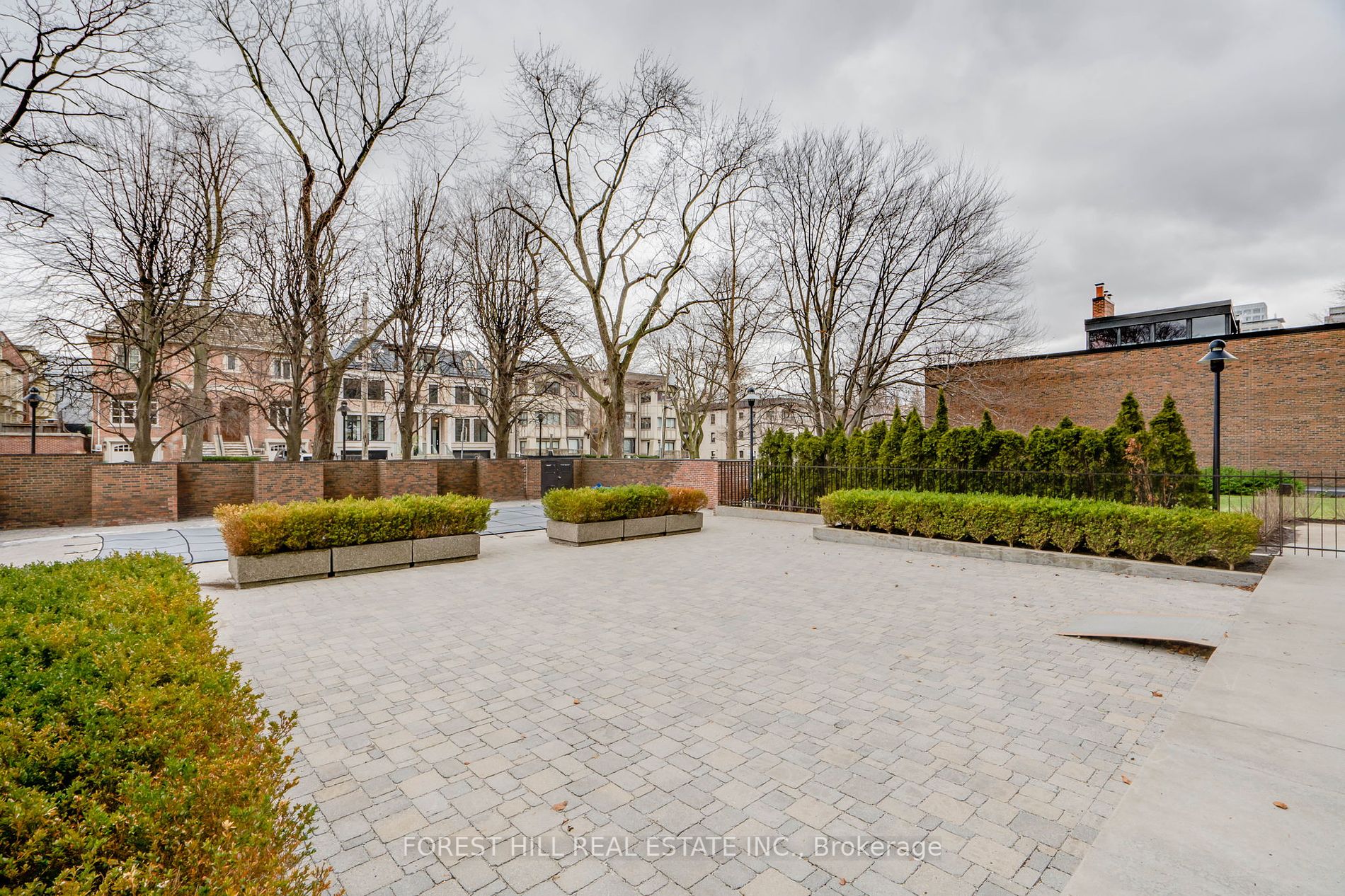 625 Avenue Rd, #302