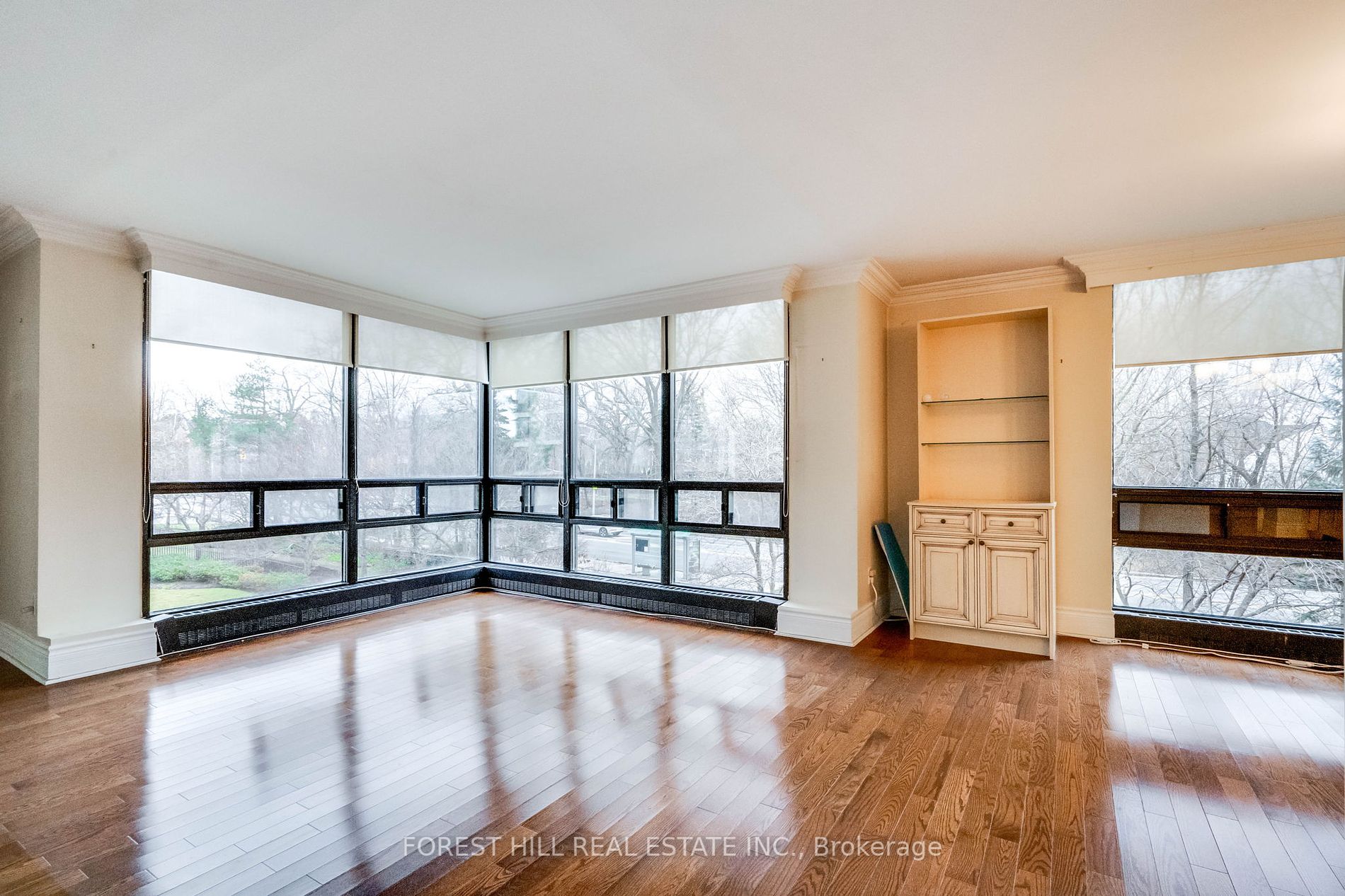 625 Avenue Rd, #302