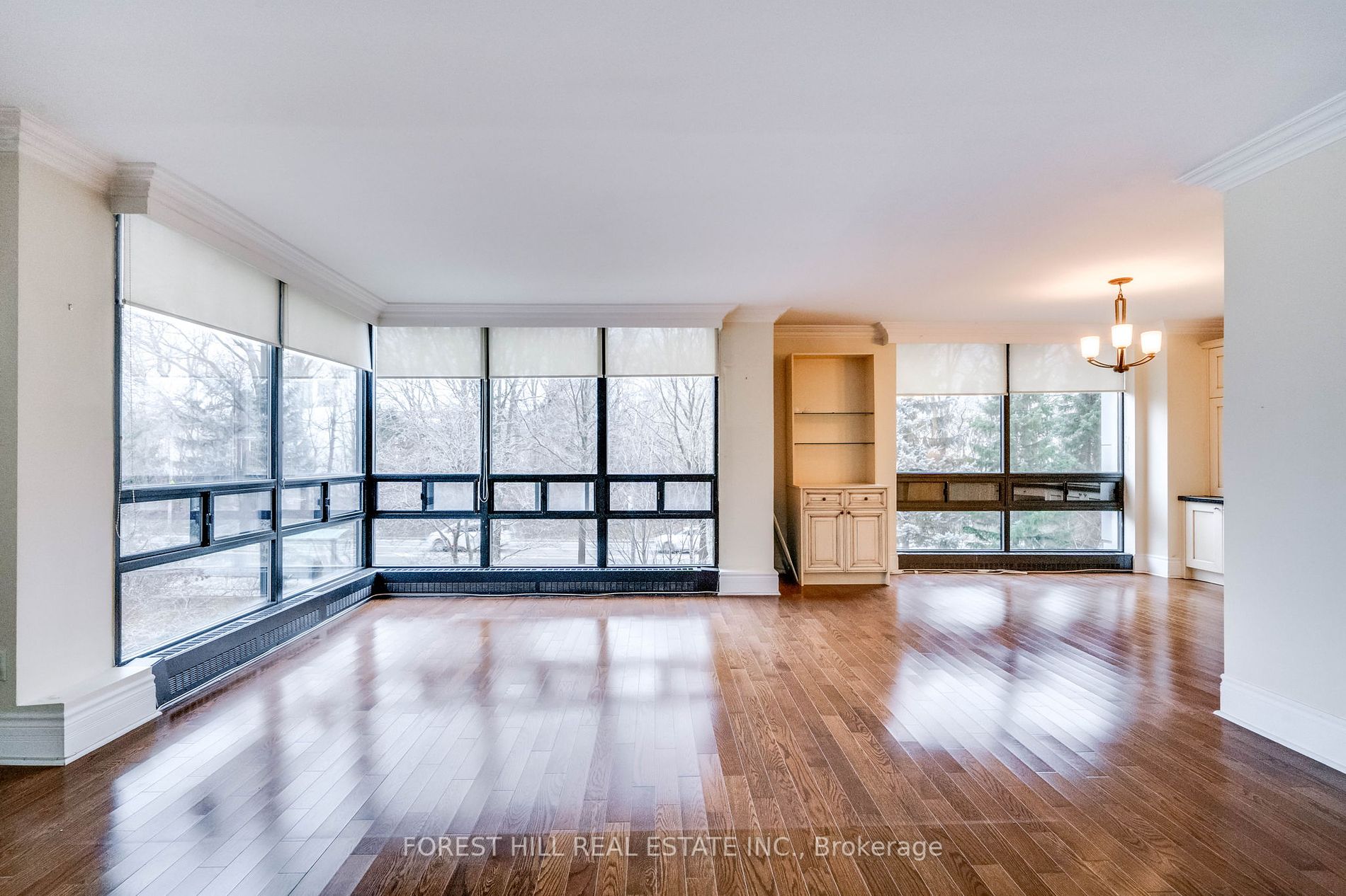 625 Avenue Rd, #302
