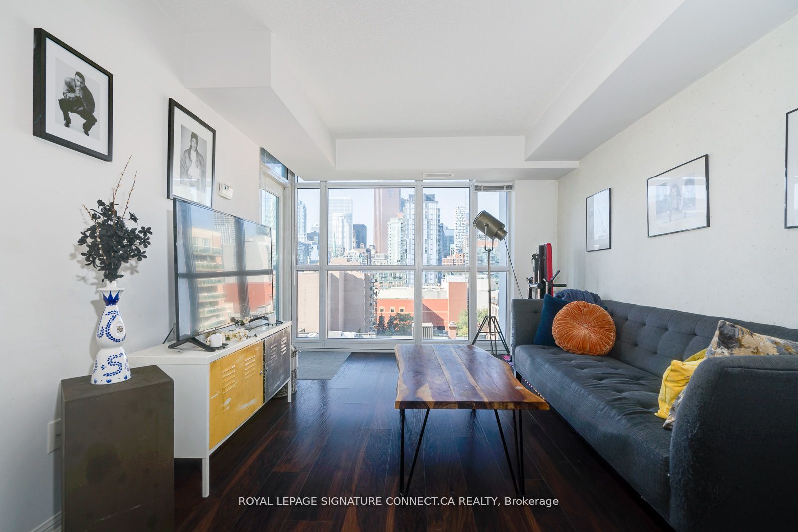 400 Adelaide St E, #1511