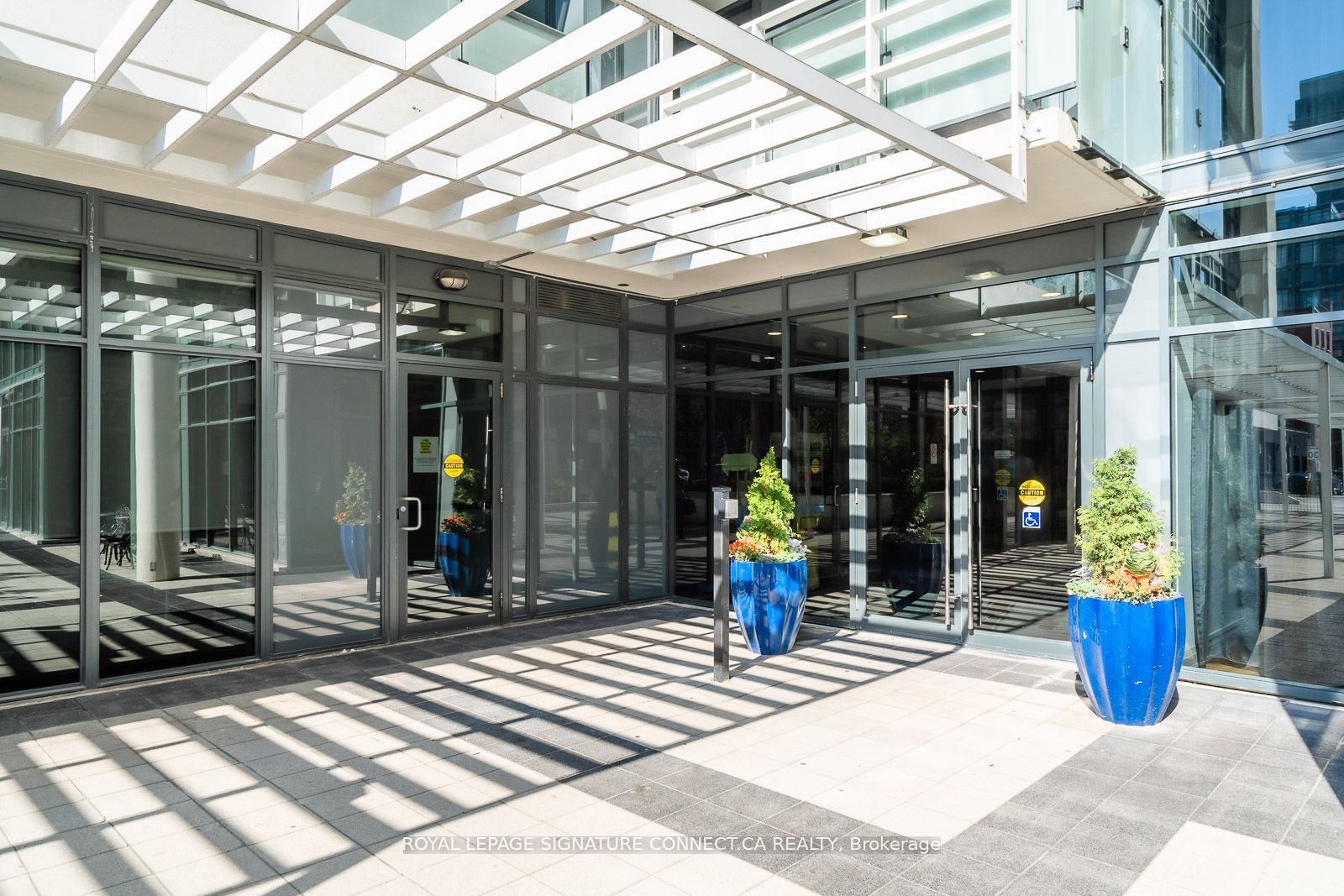 400 Adelaide St E, #1511