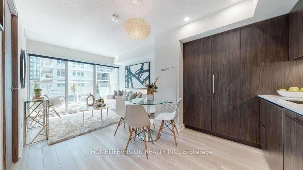 17 Bathurst Street, #603