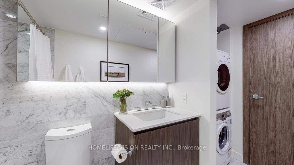 17 Bathurst Street, #603