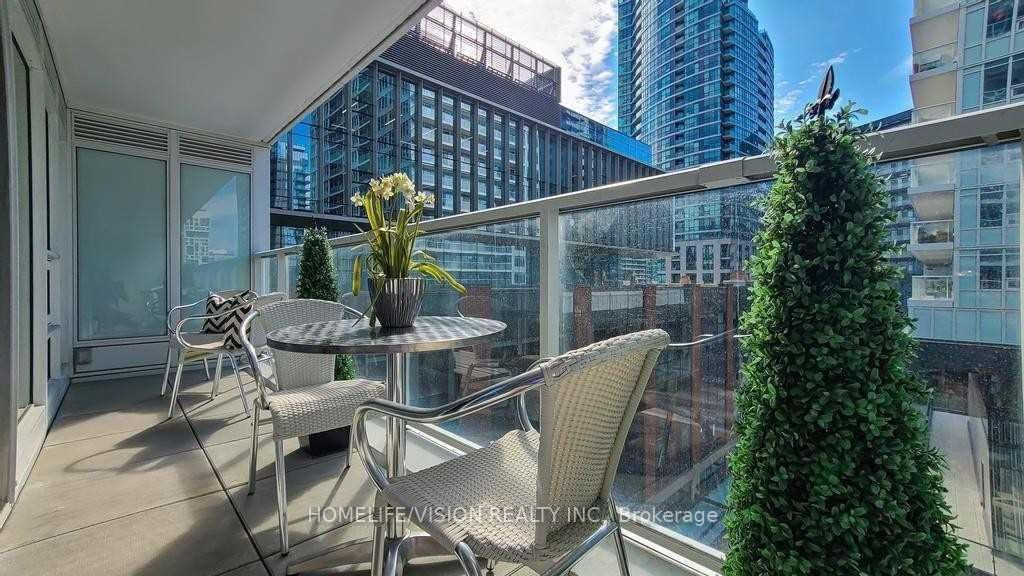 17 Bathurst Street, #603