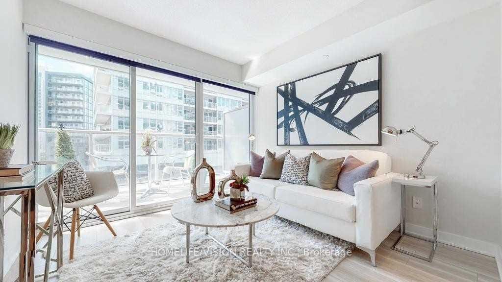 17 Bathurst Street, #603