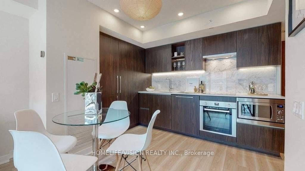 17 Bathurst Street, #603