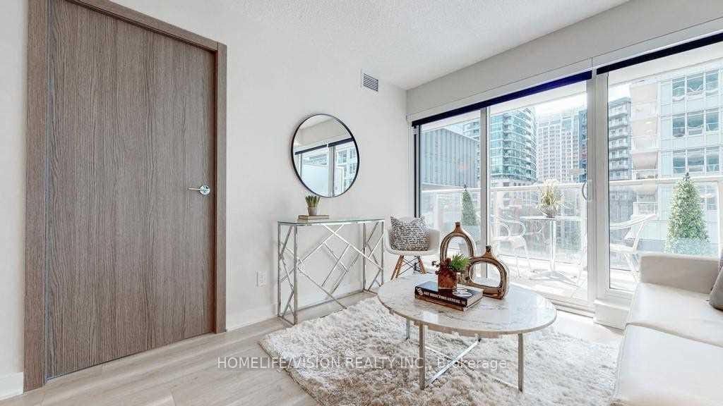 17 Bathurst Street, #603