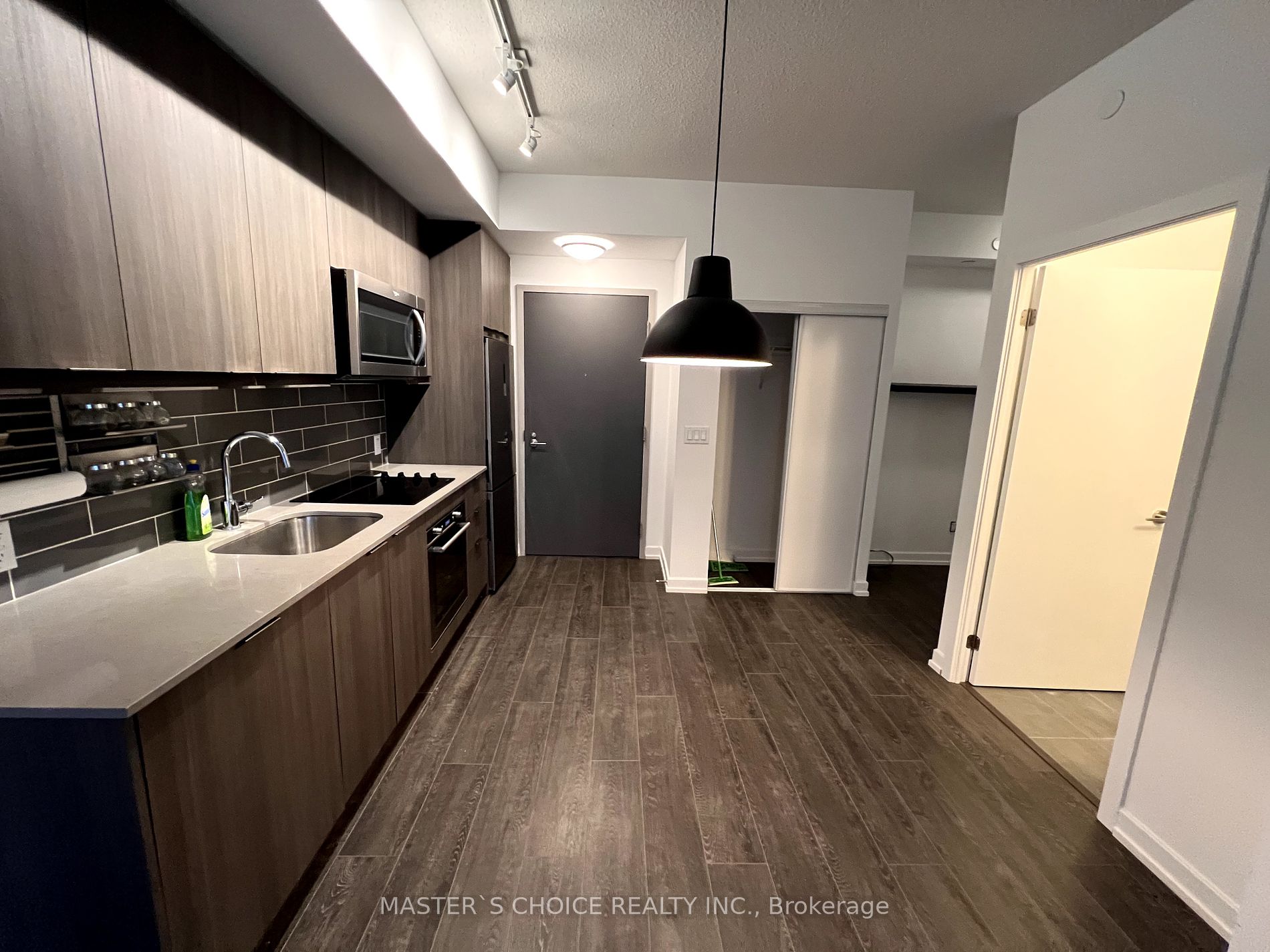 38 Forest Manor Rd, #2101