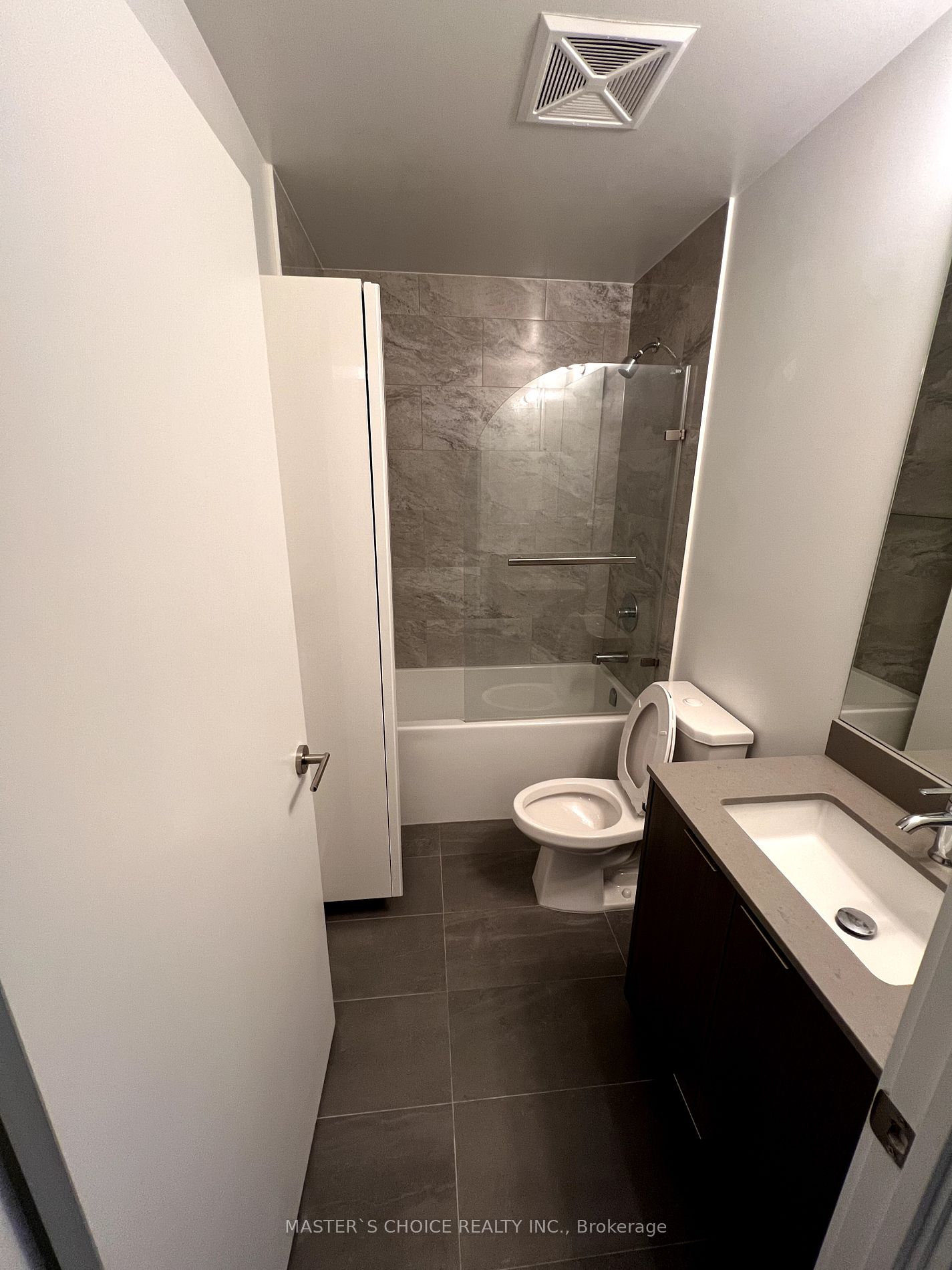 38 Forest Manor Rd, #2101