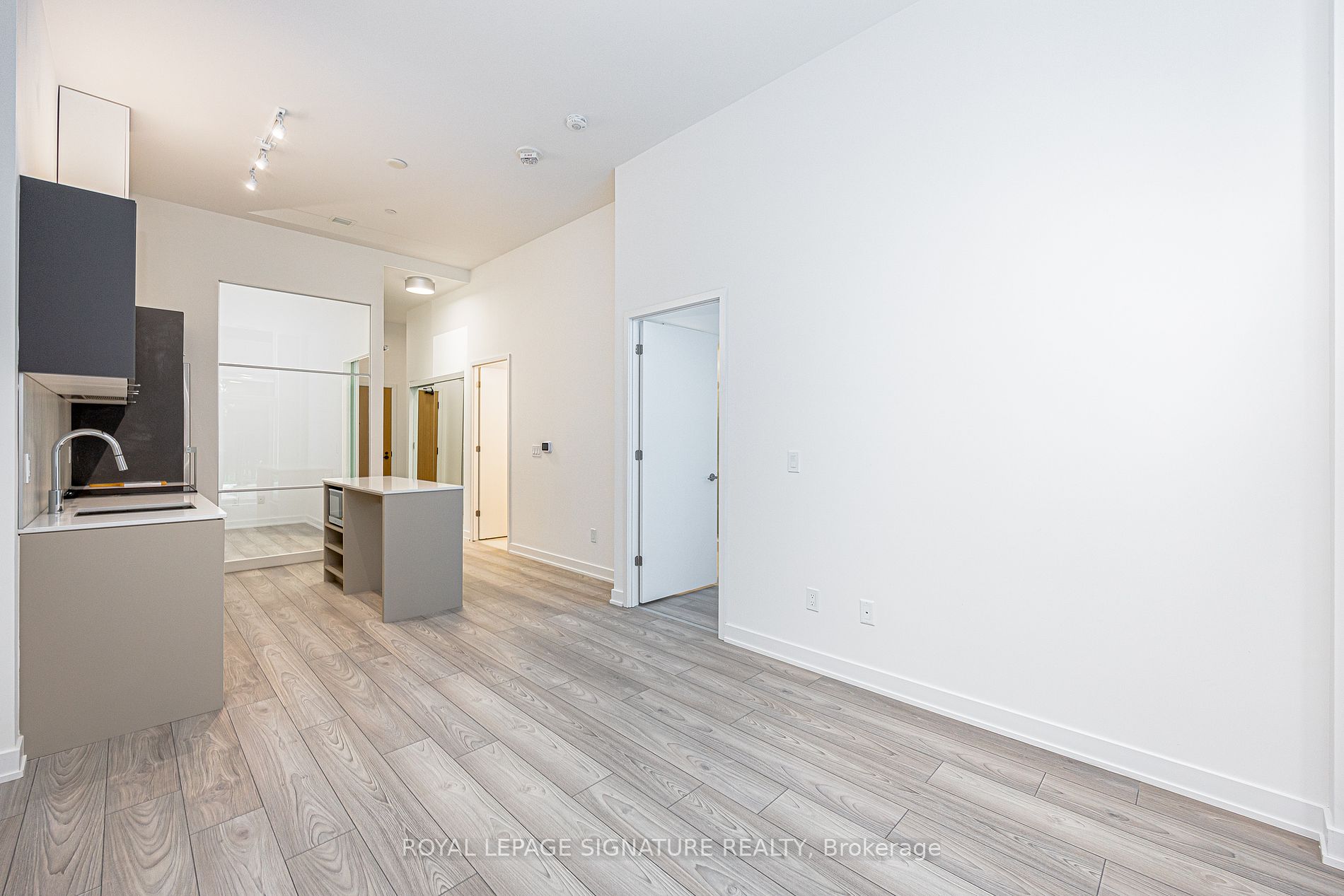 8 Tippett Road #105
