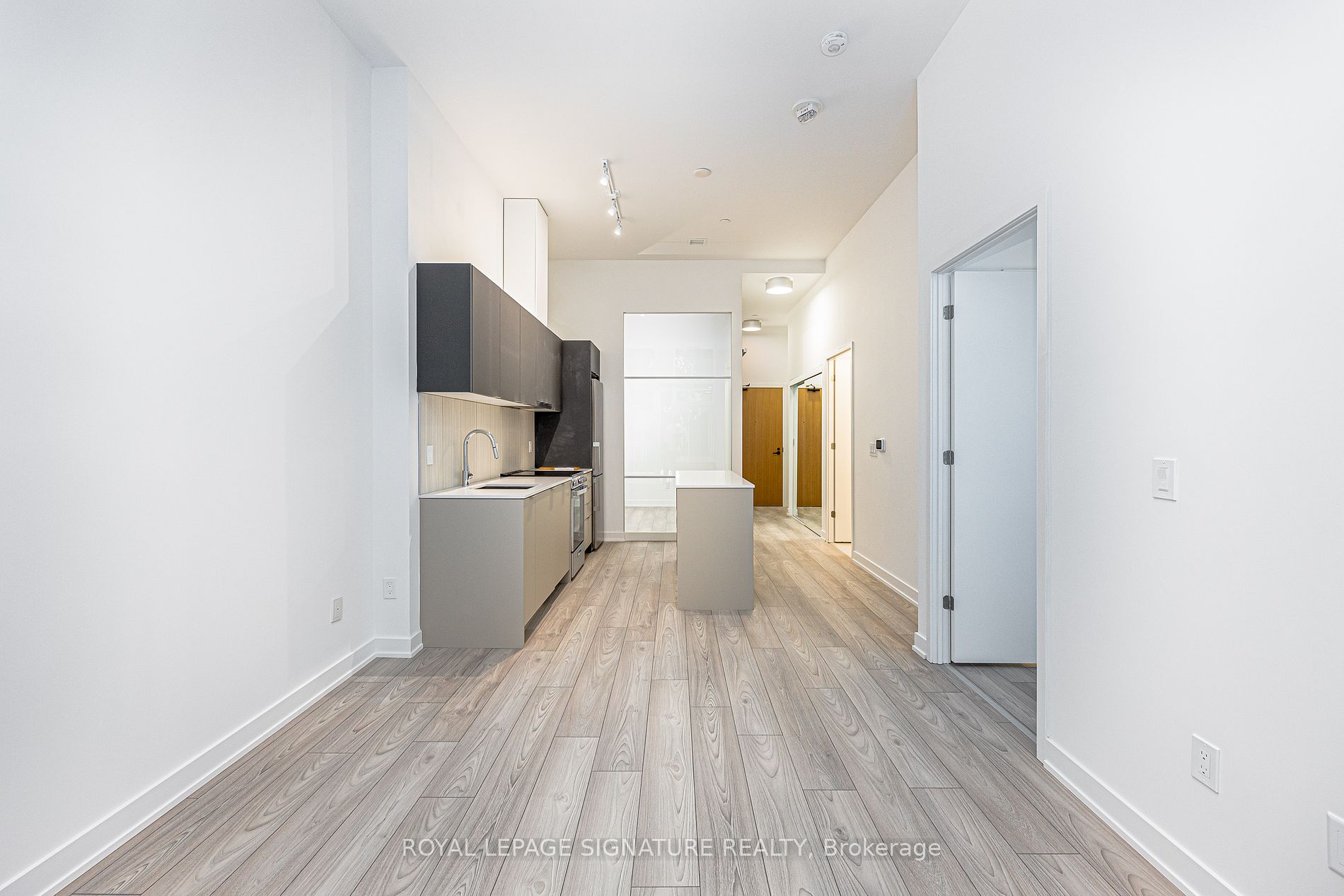 8 Tippett Road #105