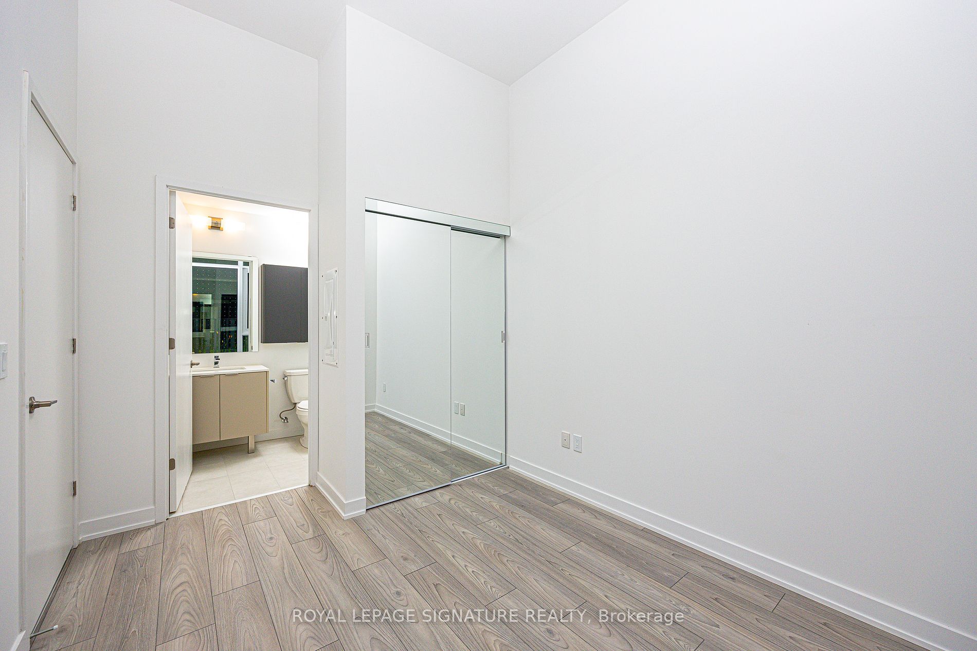 8 Tippett Road #105